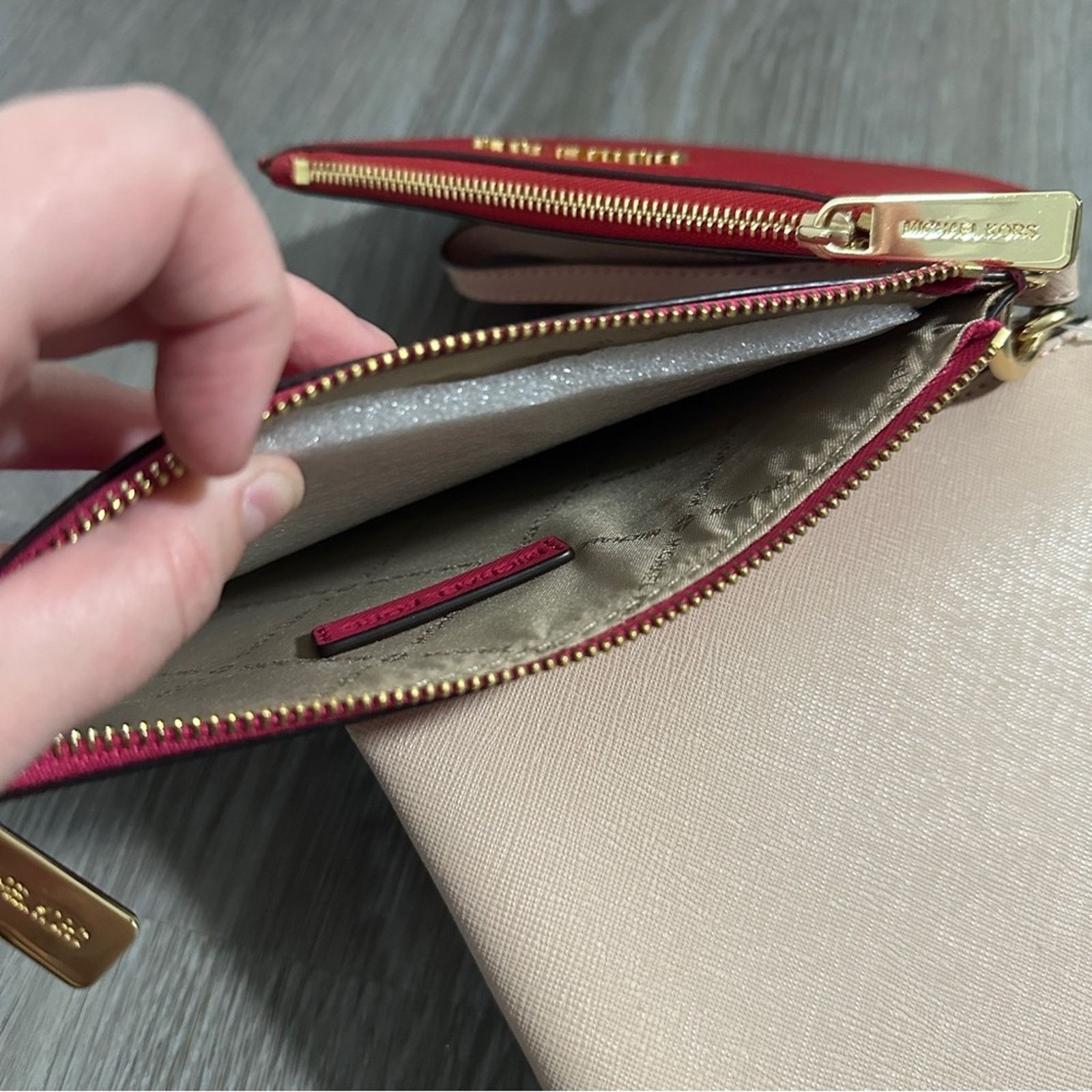Michael Kors Michael Kors Jet Set Travel Trio 3 in 1 Wristlet NEW Size ONE SIZE - 9 Thumbnail