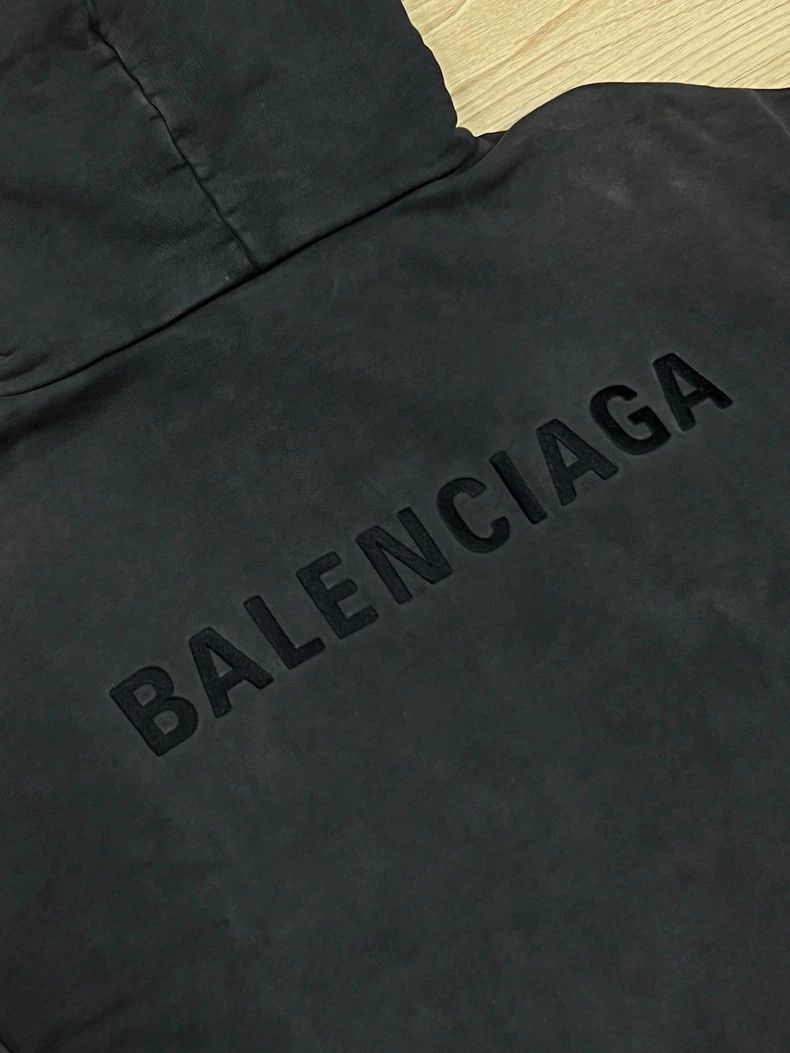 Balenciaga Balenciaga Dark Grey Aged Embroidered Hoodie XS Size Size US XS / EU 42 / 0 - 9 Thumbnail