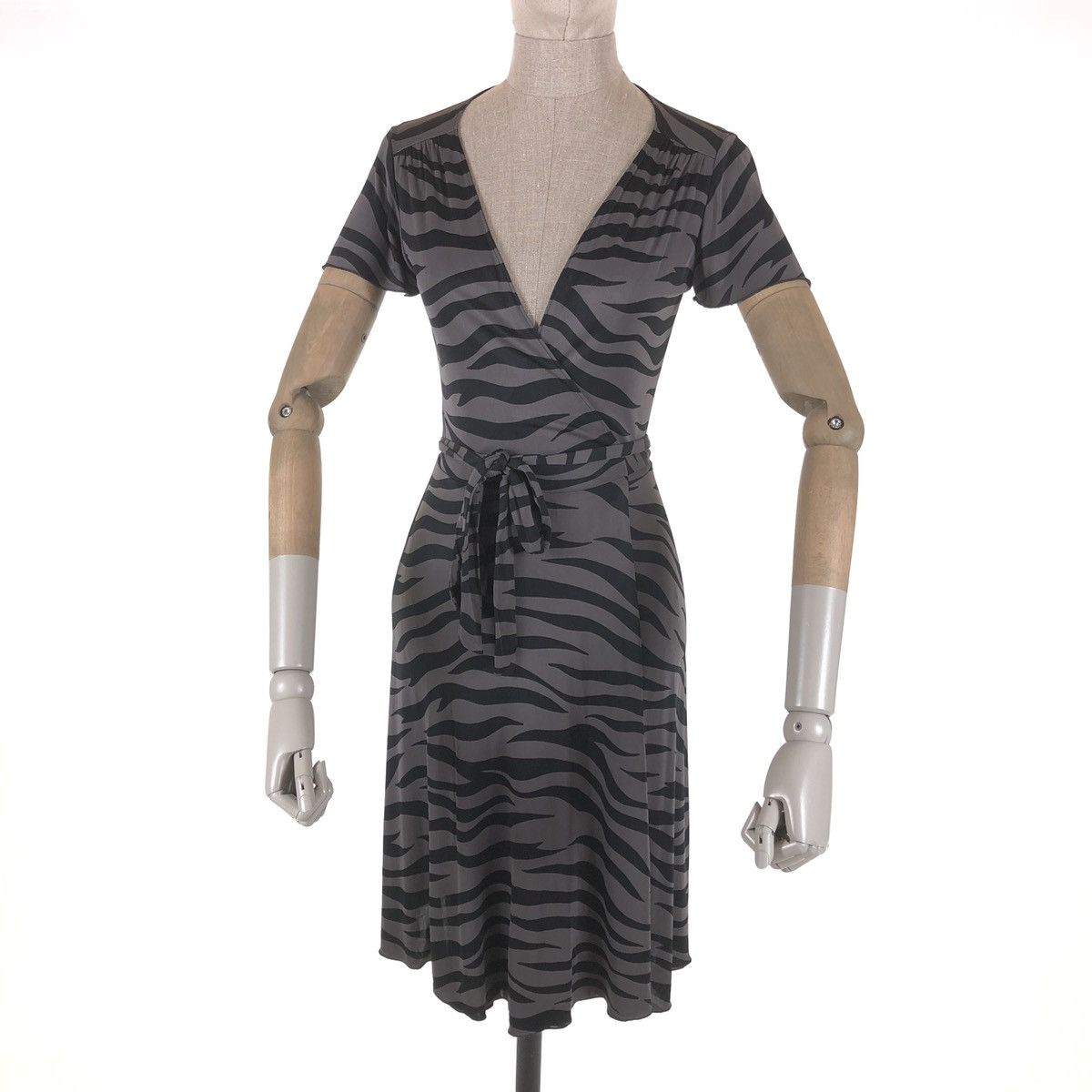 Boutique Moschino × Love Moschino × Moschino Zebra Print Striped Cheap and Chic Short Sleeve Black Long Belt Dress Size M / US 6-8 / IT 42-44 - 9 Thumbnail