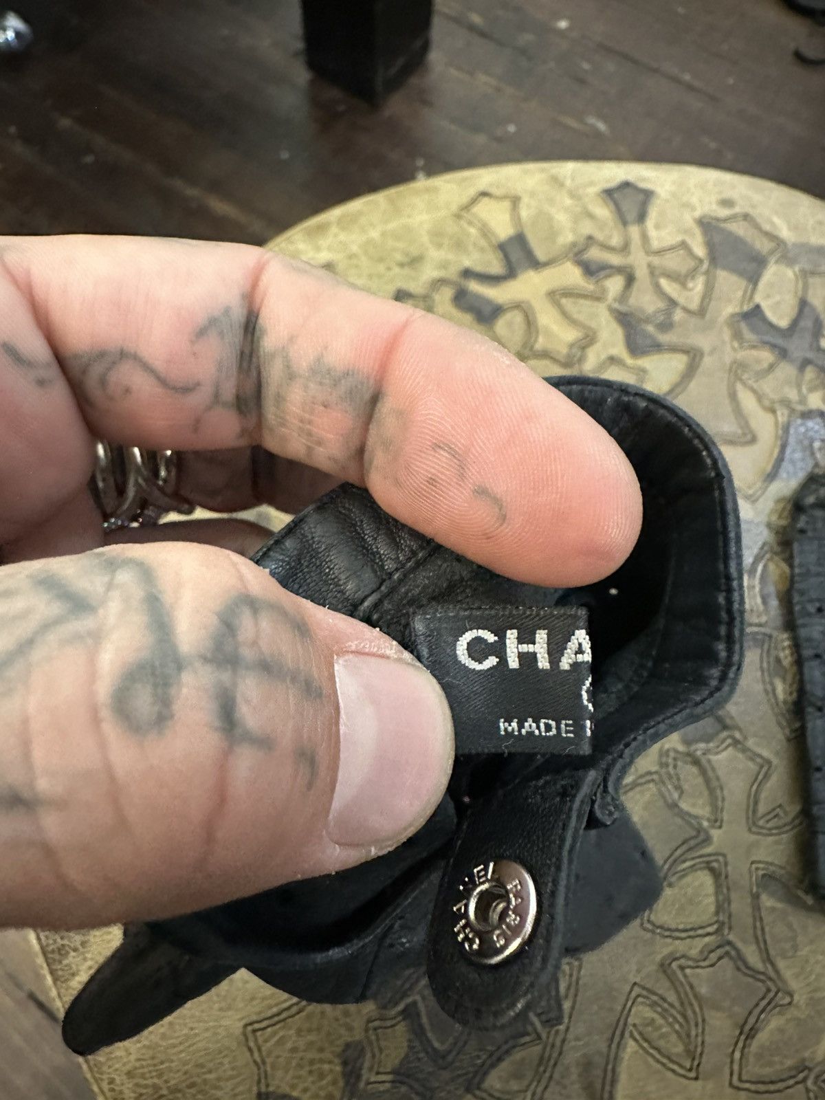 Chanel Chanel CC black leather fingerless gloves Size ONE SIZE - 5 Thumbnail
