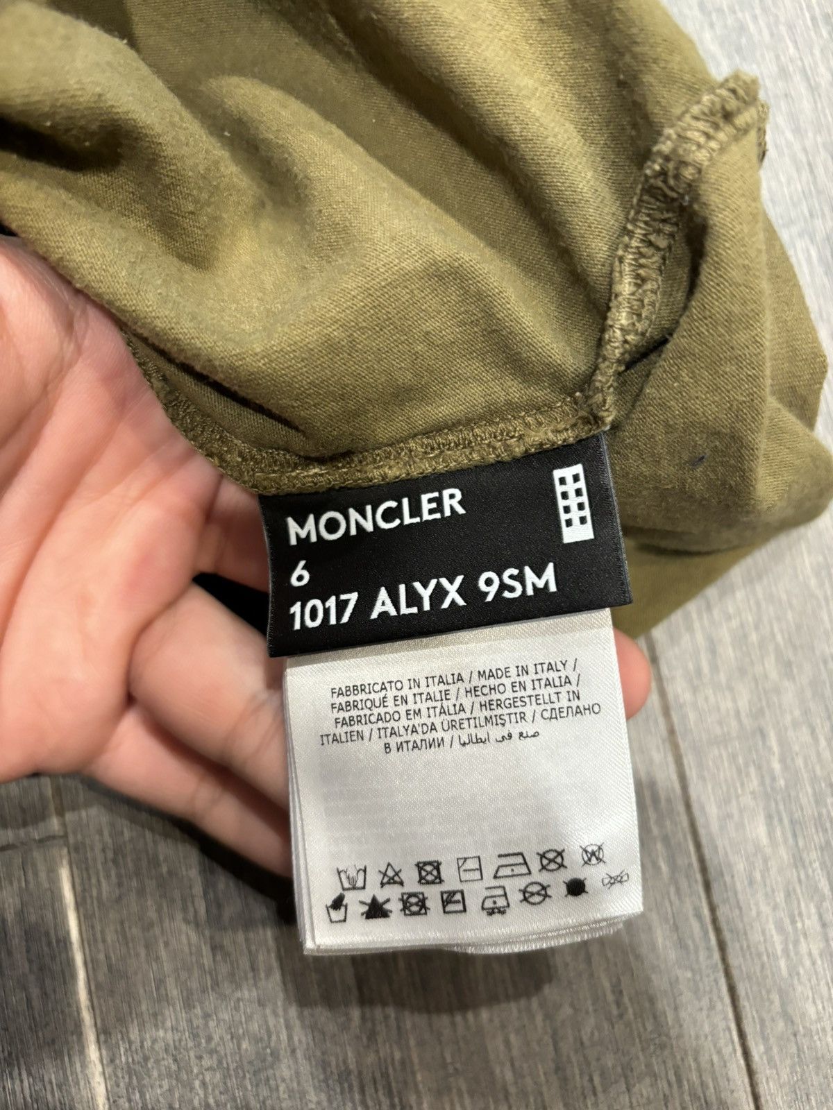 1017 ALYX 9SM × Moncler Mocnler 1017 Alyx 9sm T shirt small Size US S / EU 44-46 / 1 - 3 Thumbnail