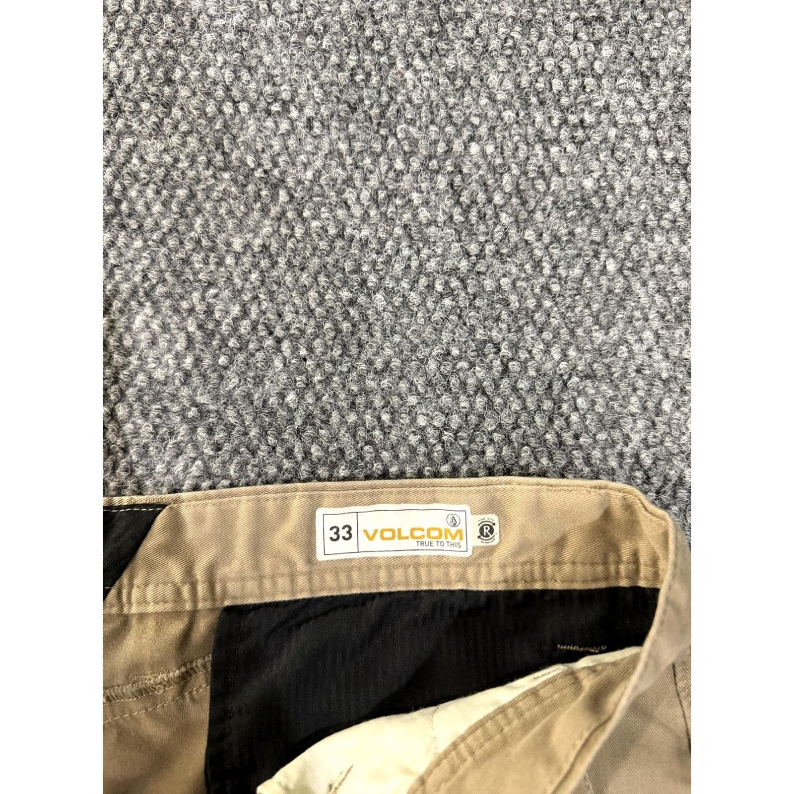 Volcom Volcom Shorts Mens 33 Chino Casual 11 Inch Beige Stretch Flat Front Pockets Cotton Polyester Spandex Canvas Summer Casual Mens Bedrock Slate Logo Size US 33 - 5 Thumbnail
