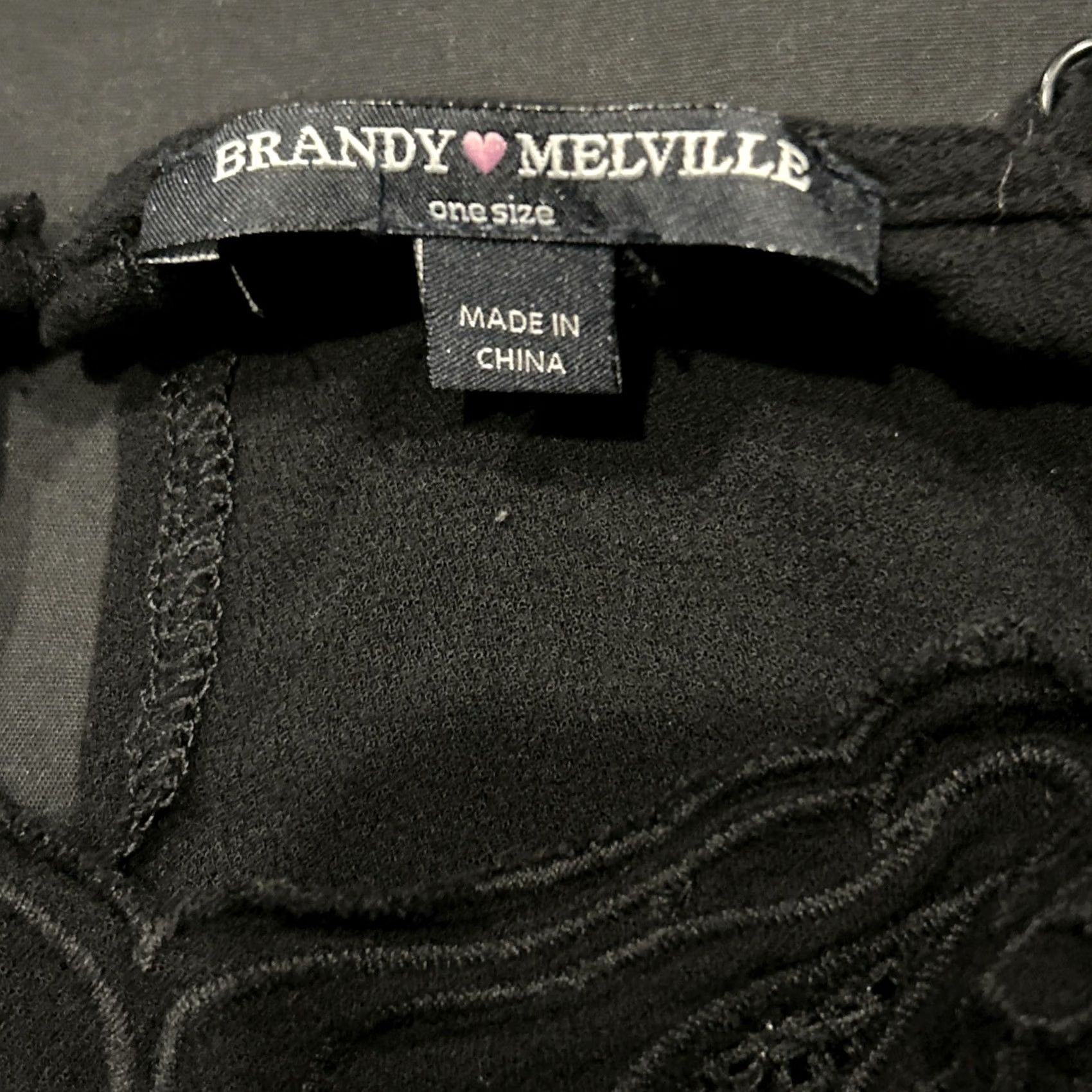 Brandy Melville Brandy Melville Black Spaghetti Strap Camisole One Size Rayon A41 Size ONE SIZE - 3 Thumbnail