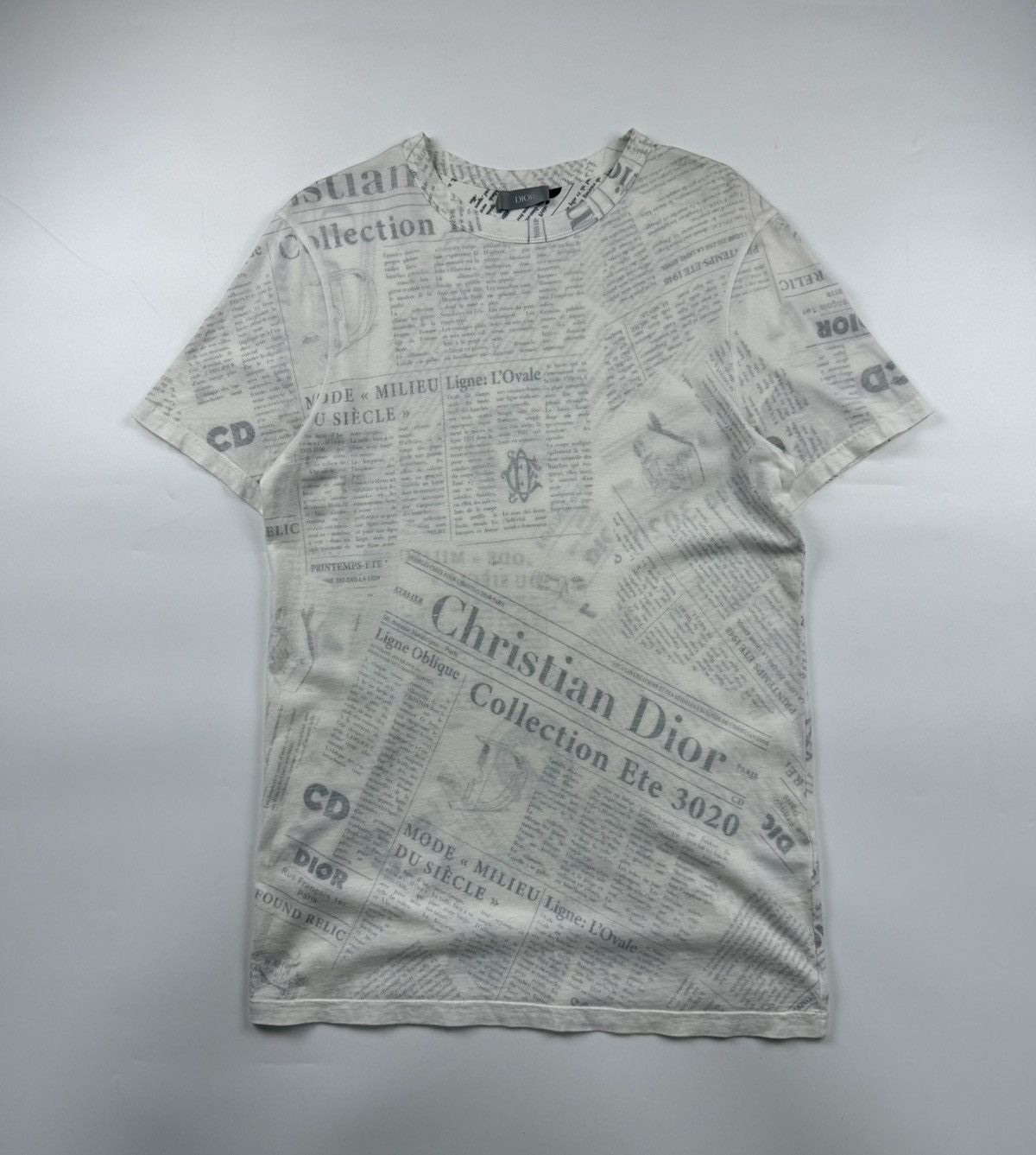 Dior Dior x Daniel Arsham S/S’20 Newspaper Print Tee Size US S / EU 44-46 / 1 - 2 Thumbnail