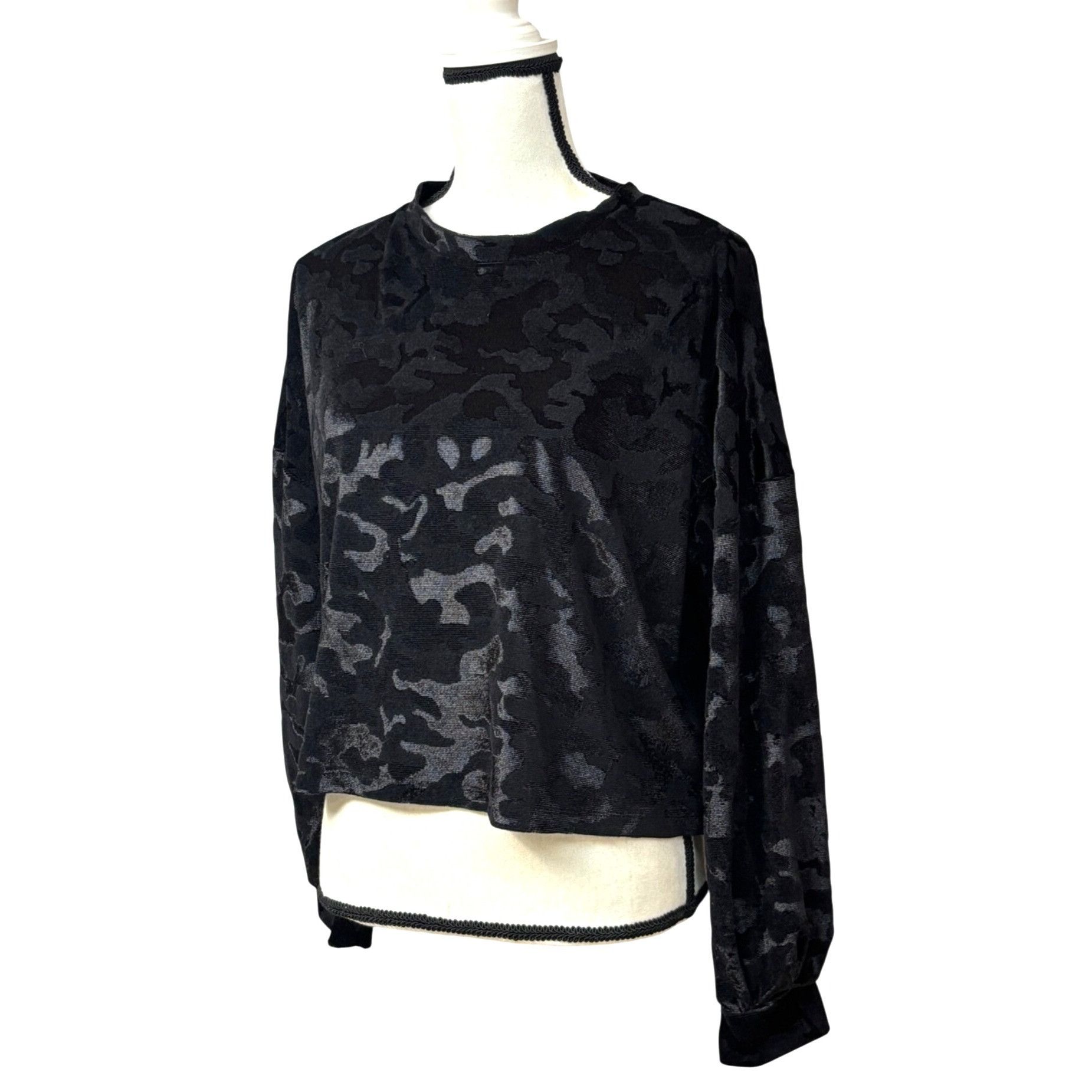 Other Freshman Womens Juniors Burnout Pattern Cropped Pullover Sw Size M / US 6-8 / IT 42-44 - 1 Thumbnail