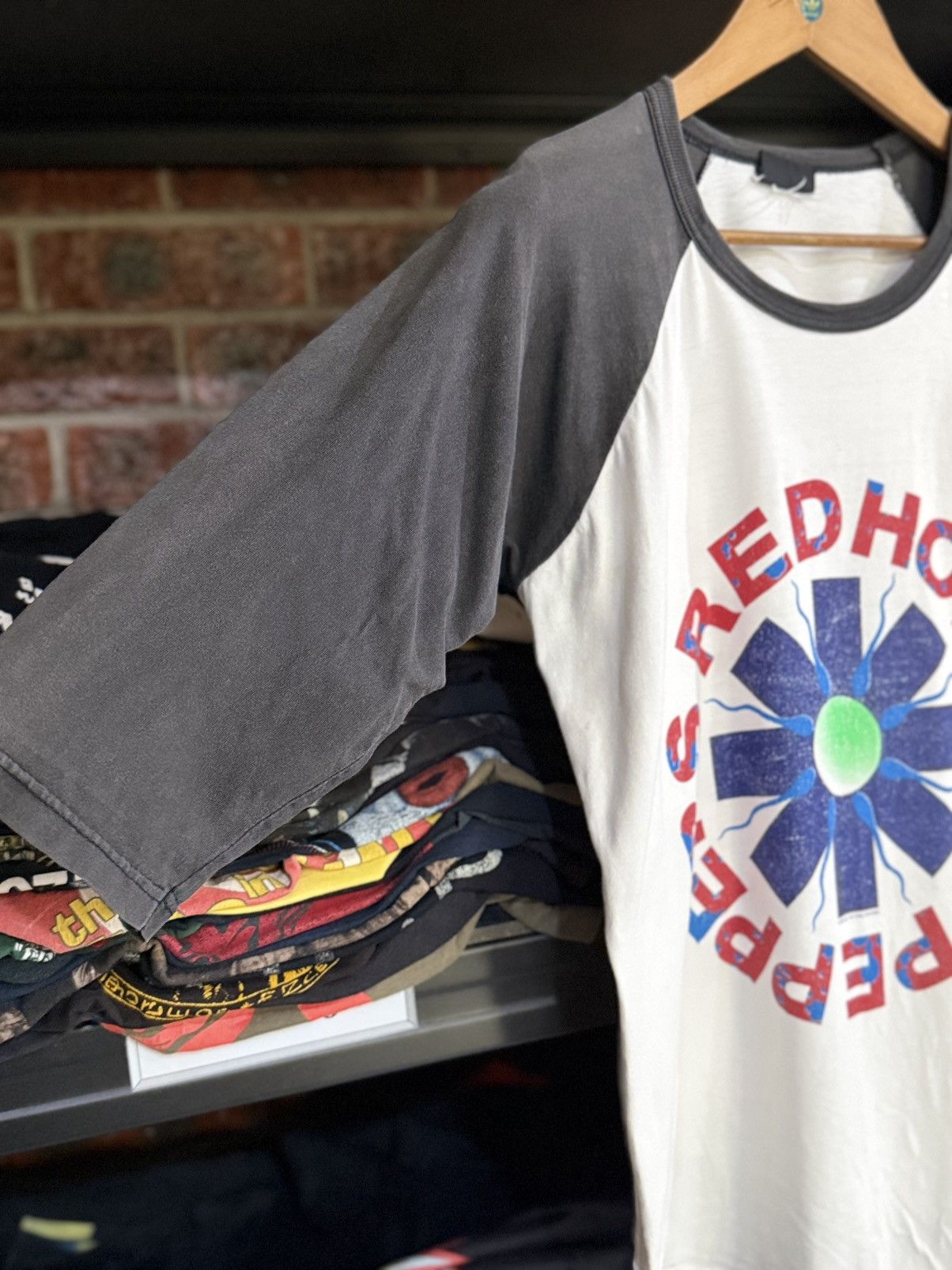 Band Tees Vintage 3q Red Hot Chili Peppers Boxy Sun Faded Tee Size US L / EU 52-54 / 3 - 7 Thumbnail
