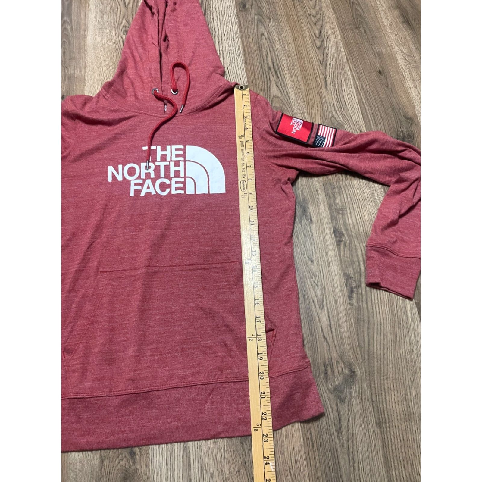 The North Face VINTAGE? The North Face Hoodie Women’s Small Red USA Flag Pullover Drawstring Shirt Size S / US 4 / IT 40 - 7 Thumbnail
