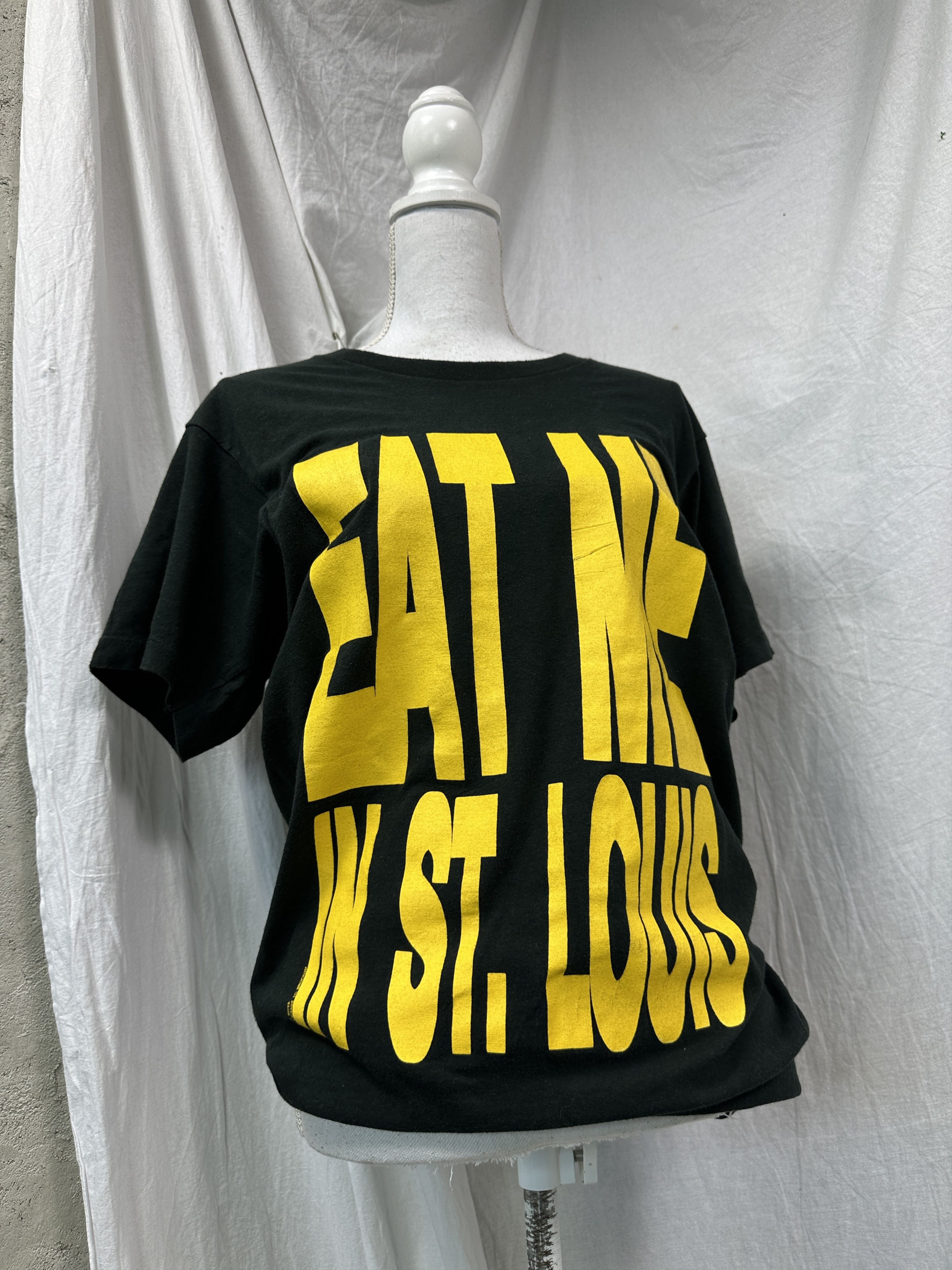 Vintage Vintage EAT ME in St Louis It Bites 90s Band T-shirt Size US L / EU 52-54 / 3 - 1 Thumbnail