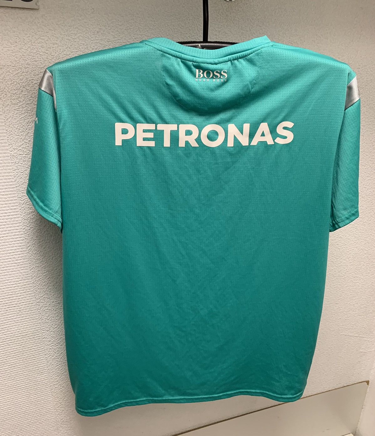 Mercedes-Benz Mercedes Benz GP Winners Petronas 1 2016 Xl size t-shirt bos Size US XL / EU 56 / 4 - 2 Thumbnail
