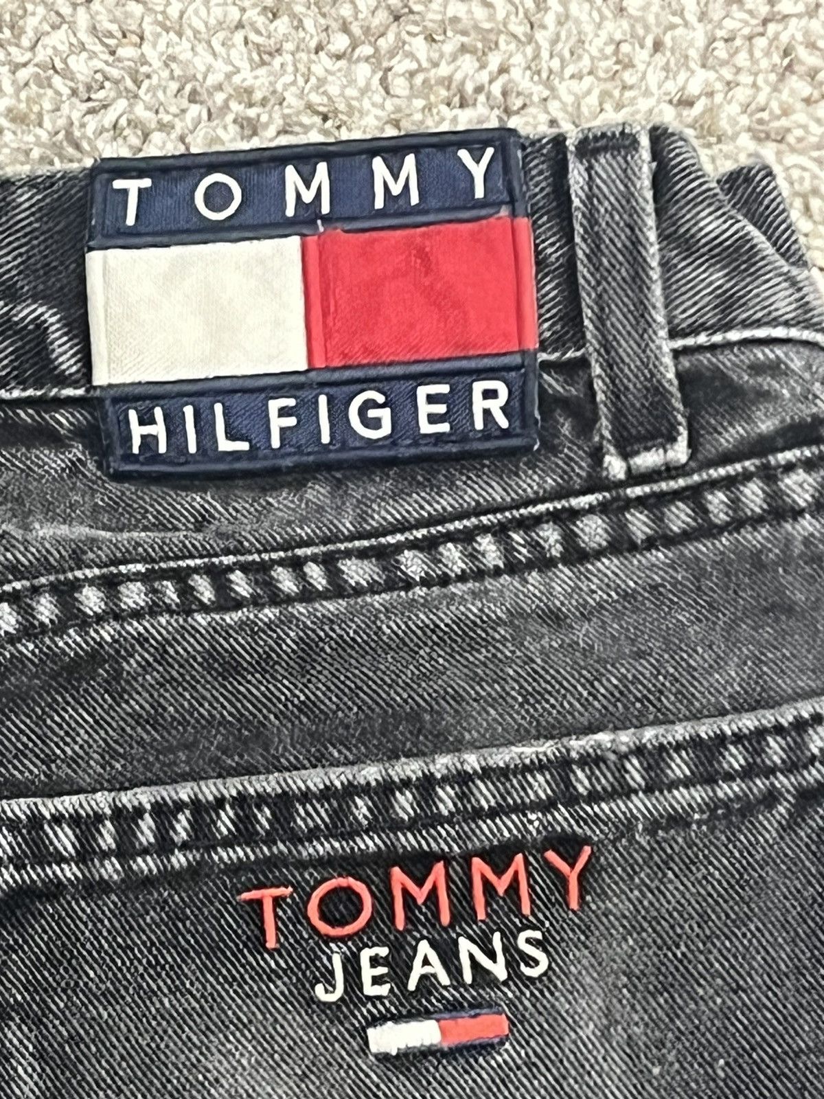 Tommy Hilfiger × Vintage Distressed Black Tommy Hilfiger Denim Size US 30 / EU 46 - 5 Thumbnail