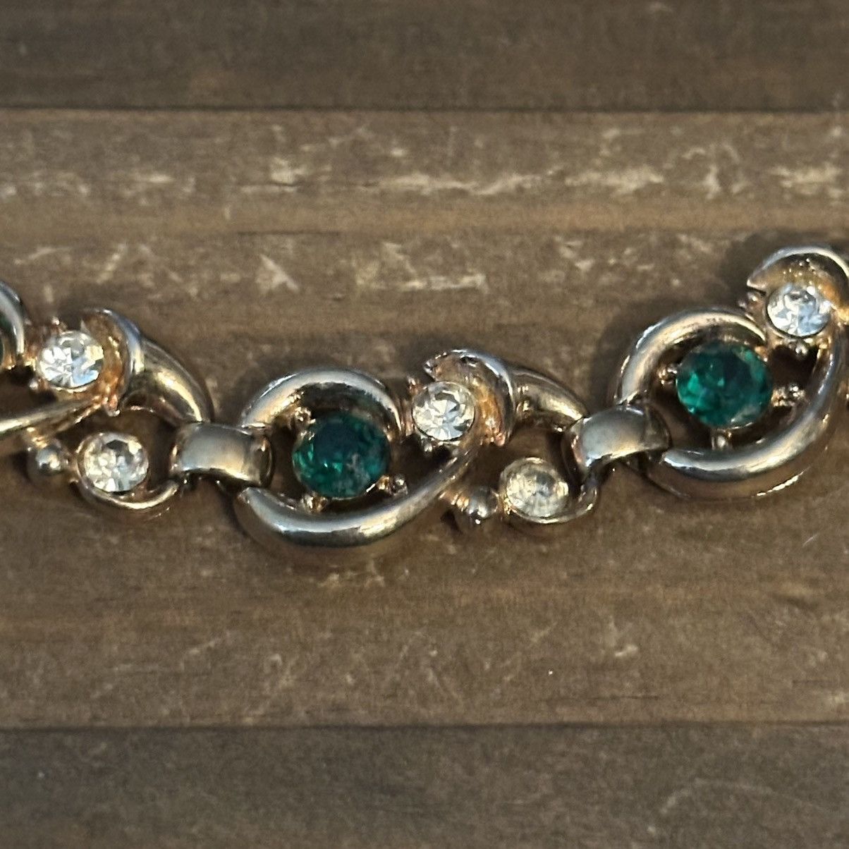 Vintage Vintage gold swirly link w/green & clear rhinestone necklace Size ONE SIZE - 3 Thumbnail