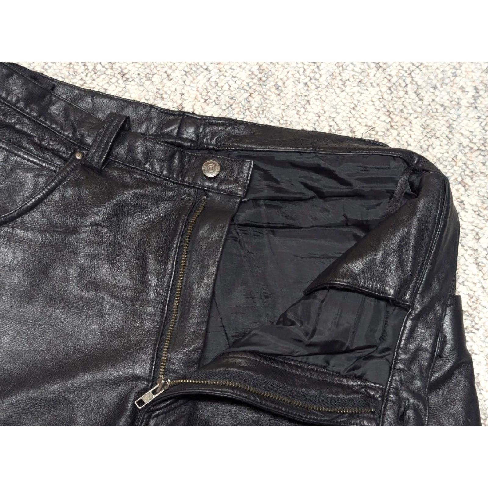 Vintage VINTAGE Wilsons Leather Pants 36x32 Black 1990s Y2K Cargo Jeans Motorcycle Relaxed Straight Mens Pants Leather Cargo Pocket Jeans Size US 36 / EU 52 - 3 Thumbnail