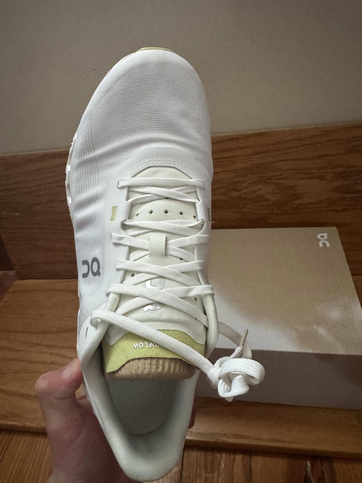 On On Cloudflow 4 Men's Running Sneakers - White/Sand, Size 9 Size US 9 / EU 42 - 7 Thumbnail