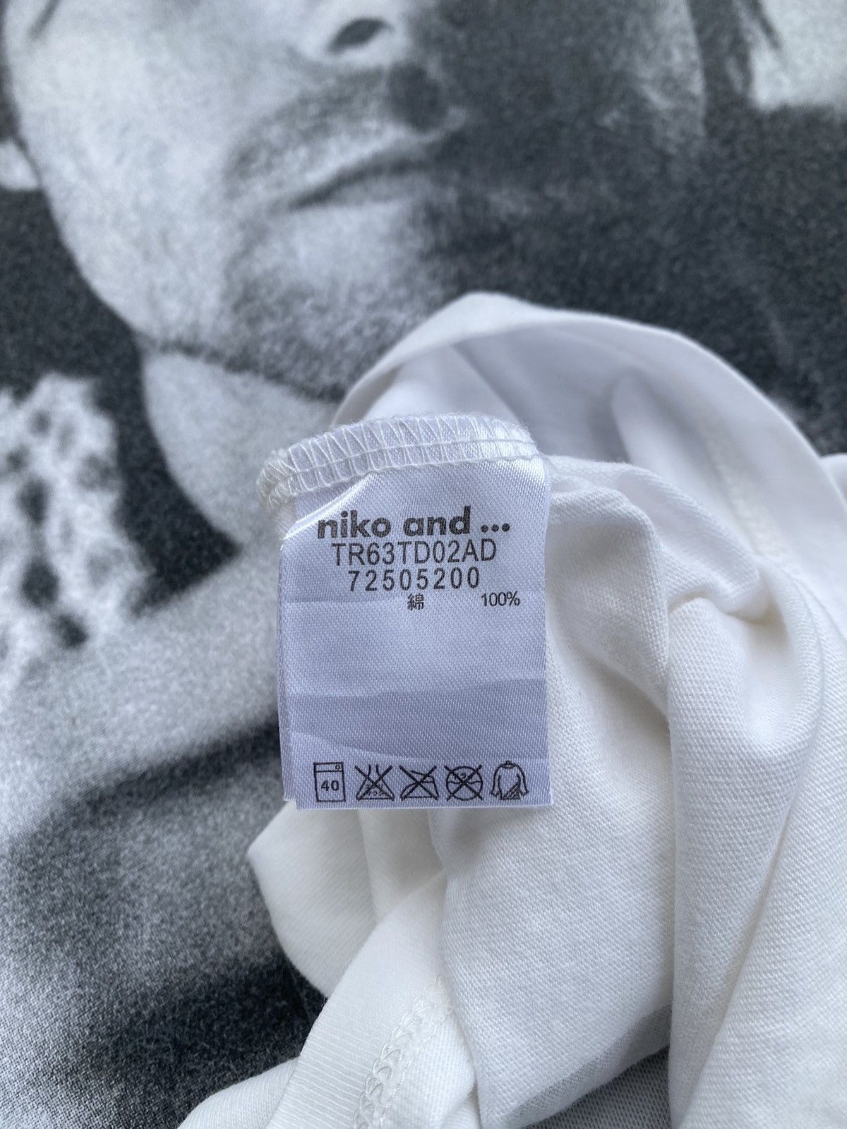 Japanese Brand Rare Vtg Niko and x Kurt Cobain Printed Tshirt Size US S / EU 44-46 / 1 - 12 Thumbnail