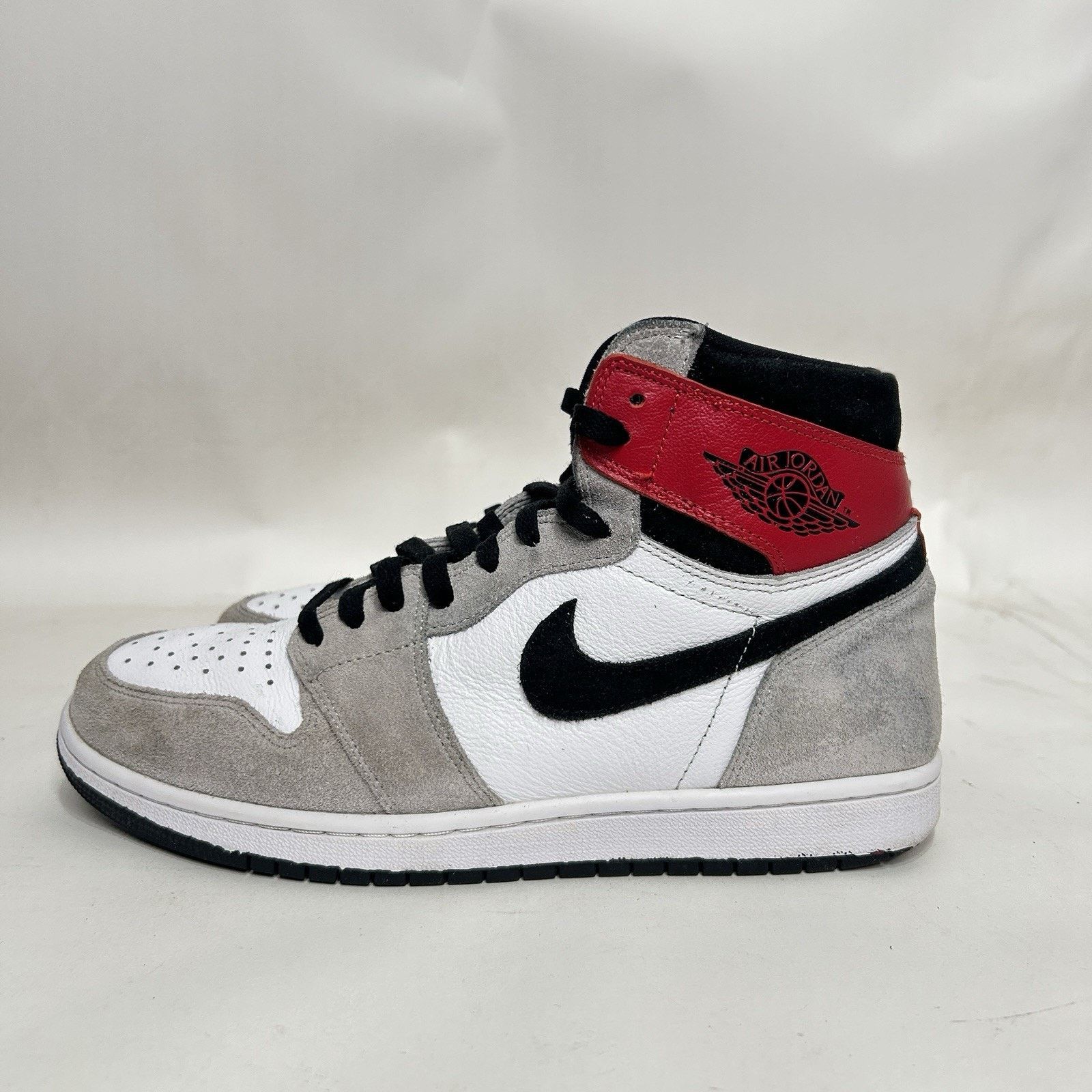 Jordan Brand Nike Air Jordan 1 Retro High “Light Smoke Grey” Size US 10.5 / EU 43-44 - 6 Thumbnail