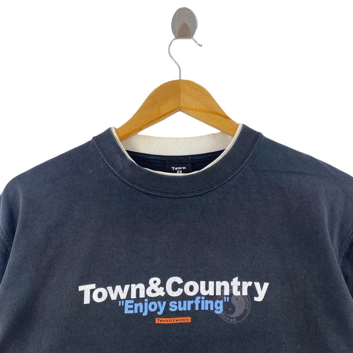 Vintage Vintage TOWN COUNTRY T&C Enjoy Surfing Life Tee Shirt Size L / US 10 / IT 46 - 2 Thumbnail