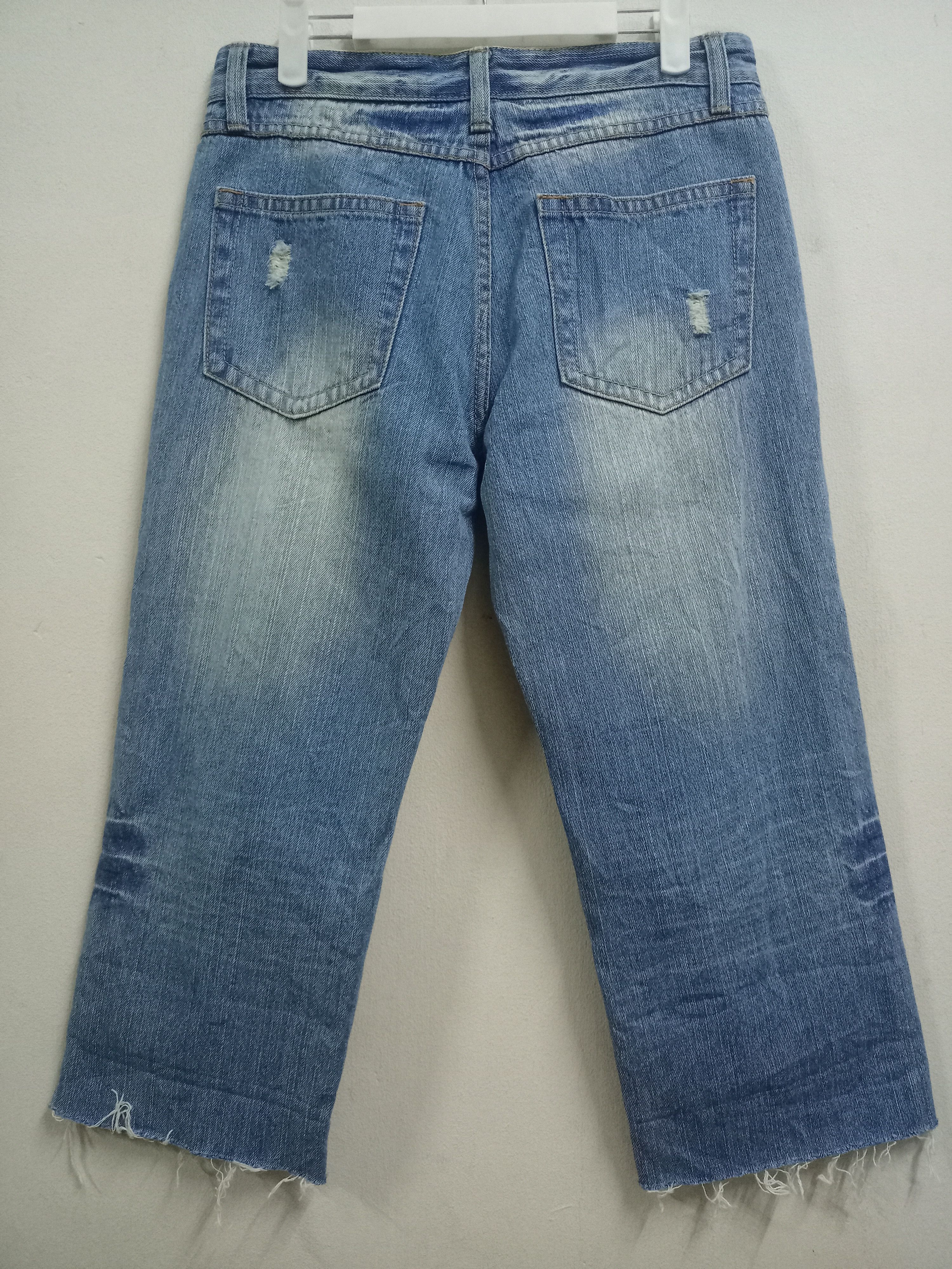 Japanese Brand Vintage Japanese Blue Wash Distressed Baggy Jeans Shorts Size US 30 / EU 46 - 2 Thumbnail