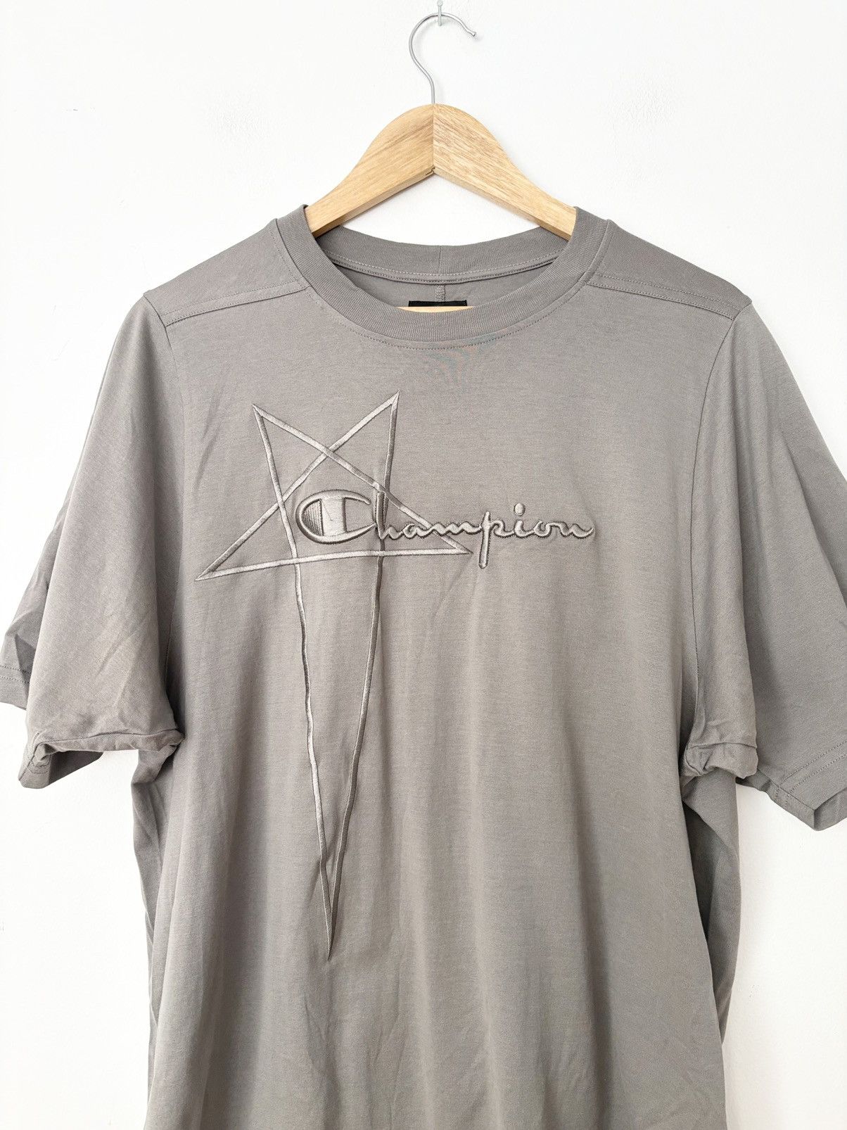 Champion × Rick Owens Rick Owens X Chamption Tommy Tee in dust Size US XS / EU 42 / 0 - 2 Thumbnail