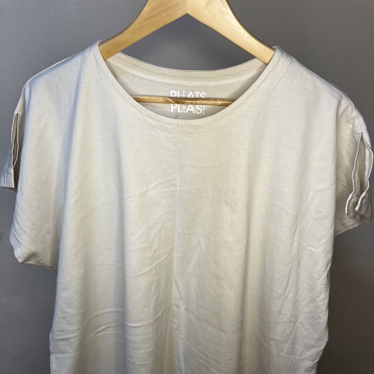 Pleats Please Issey Miyake Pleats Please - Issey Miyake Cotton Short Sleeve Tops Size XL / US 12-14 / IT 48-50 - 2 Thumbnail