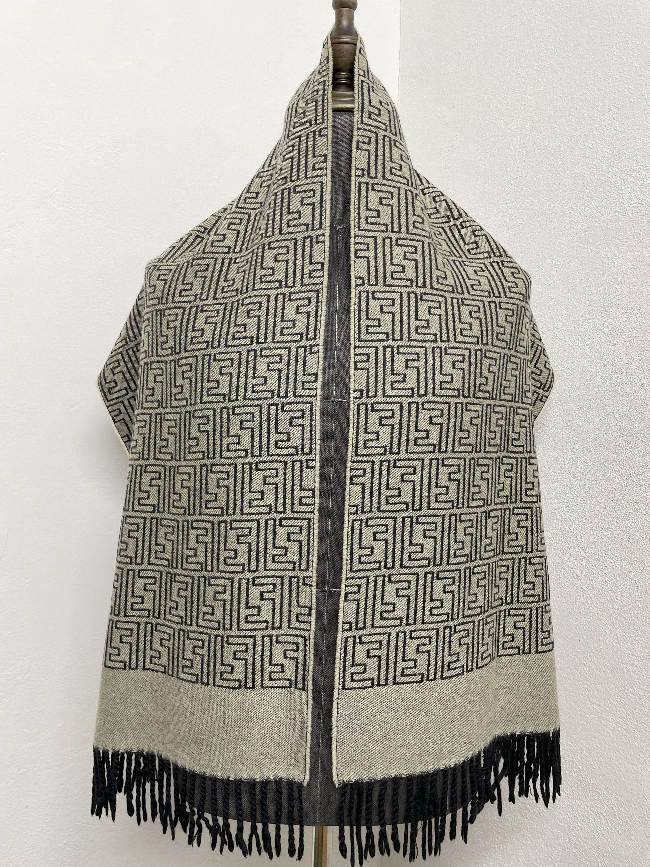 Fendi Fendi Scarf / Muffler - 6166 Size ONE SIZE - 5 Thumbnail