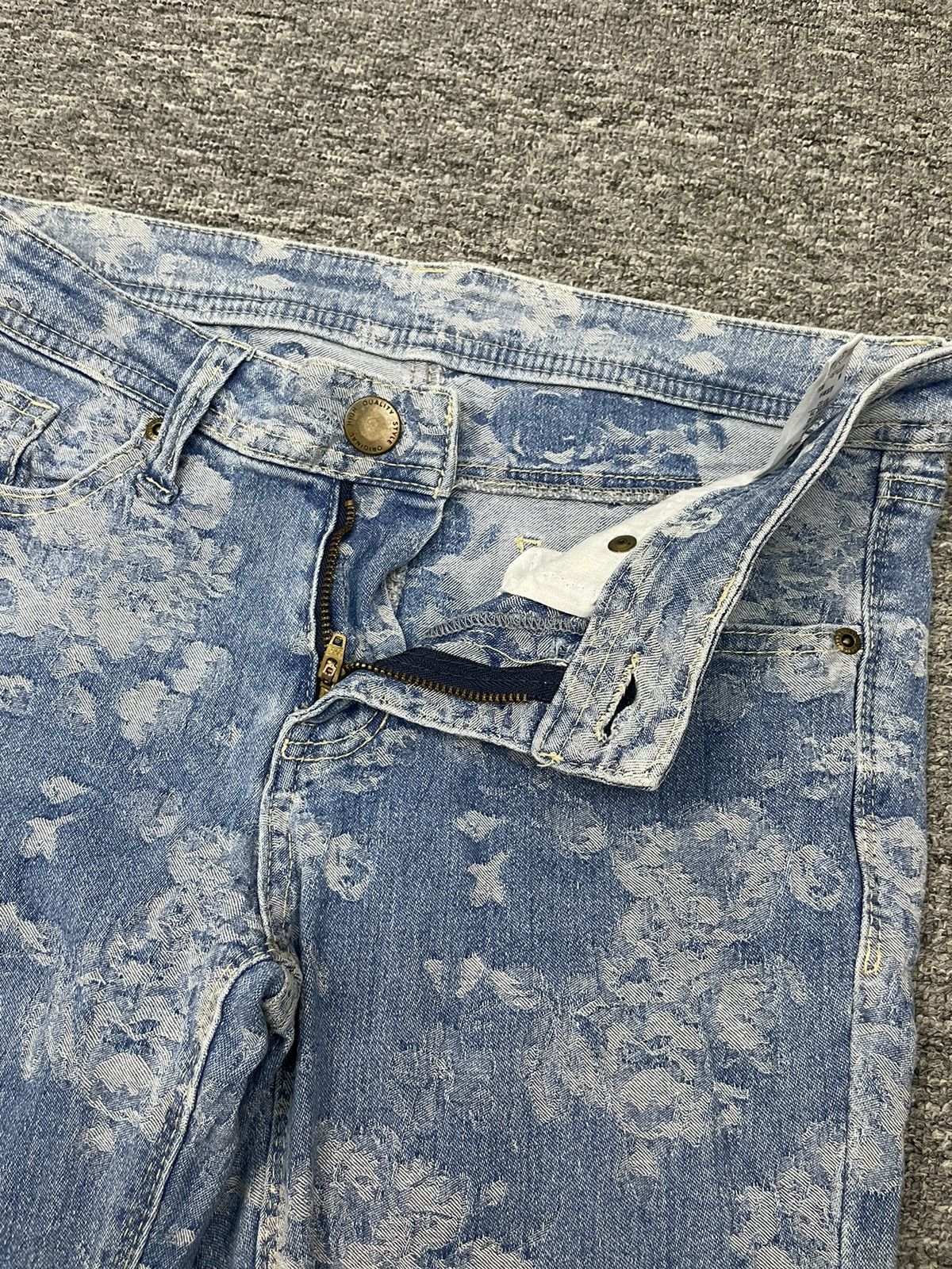 Japanese Brand Vintage Japanese Brand Floral Pattern Rose Jean Skinny Fit Size 30" / US 8 / IT 44 - 5 Thumbnail