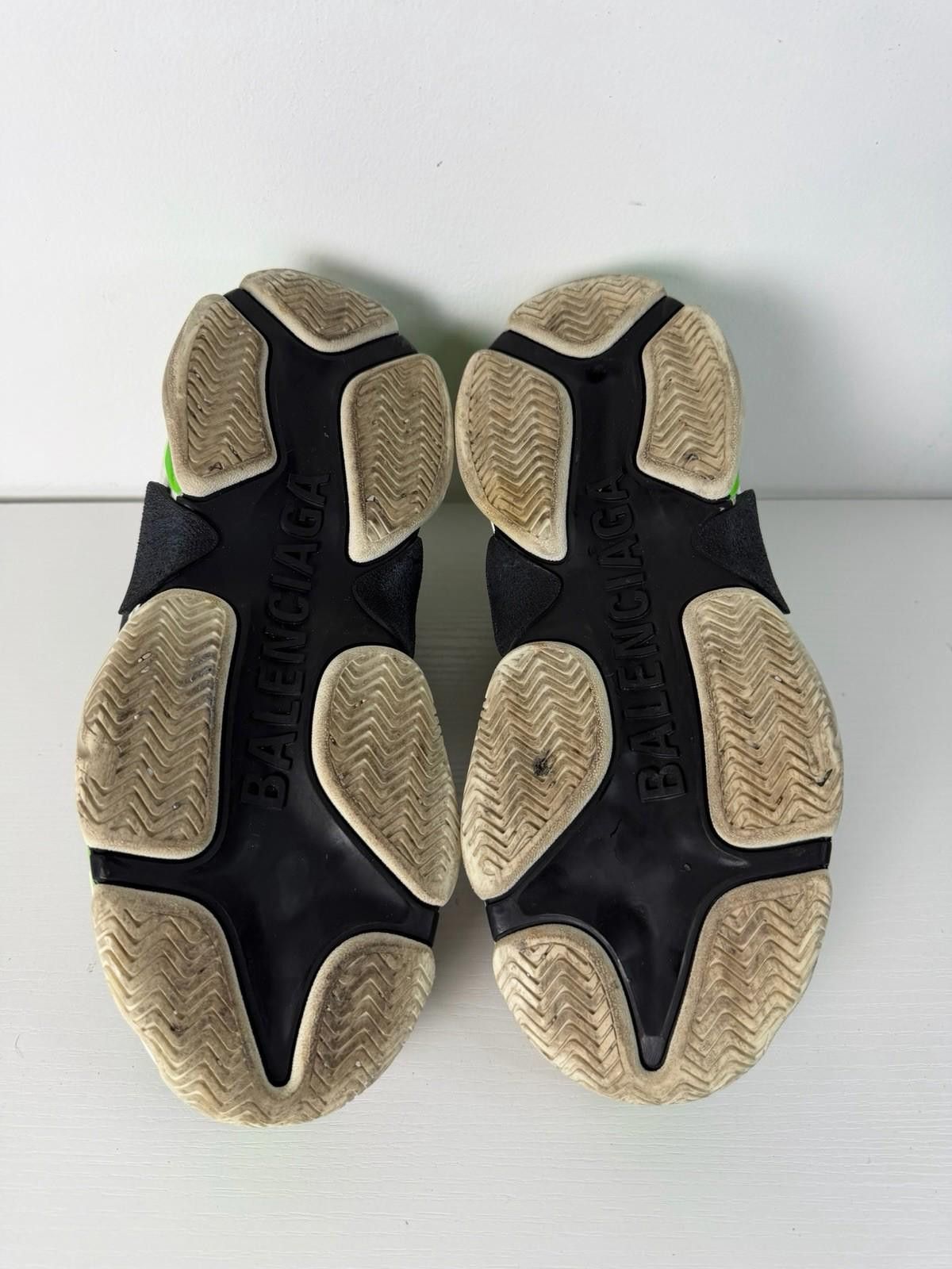 Balenciaga Balenciaga Triple S Mesh & Leather Sneaker Neon Green SZ 9 Size US 9 / IT 39 - 6 Thumbnail
