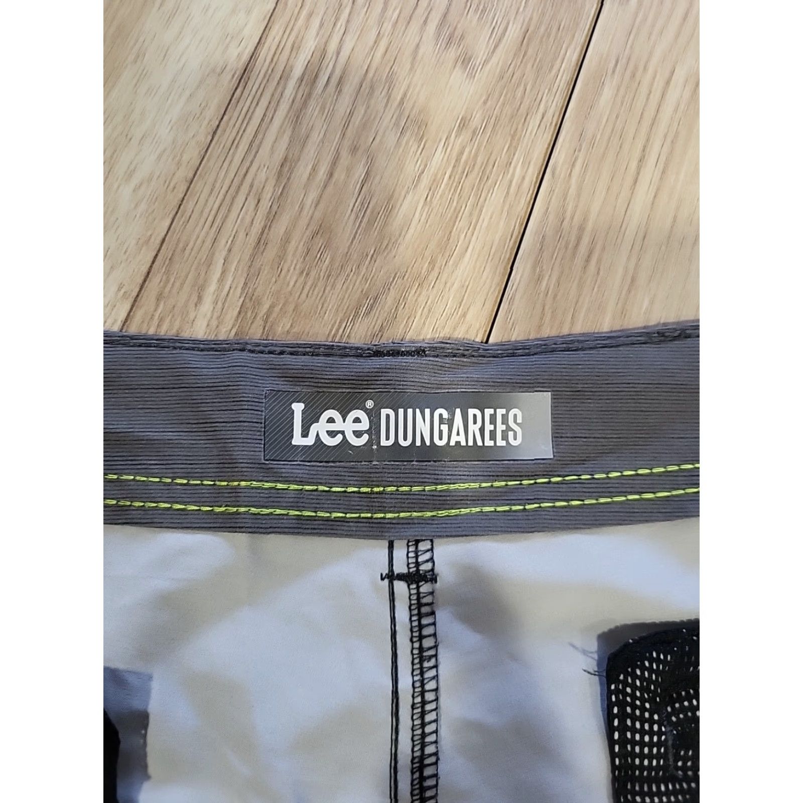 Lee Lee Dungarees Shorts Utility Security Pocket Sz. 42 X 10 Gray Stretch New Hiking Satin? Size US 42 / EU 58 - 2 Thumbnail