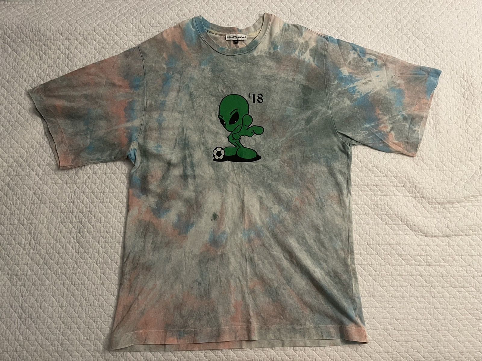 Gosha Rubchinskiy tie dye alien oversized high quality tshirt size small supreme