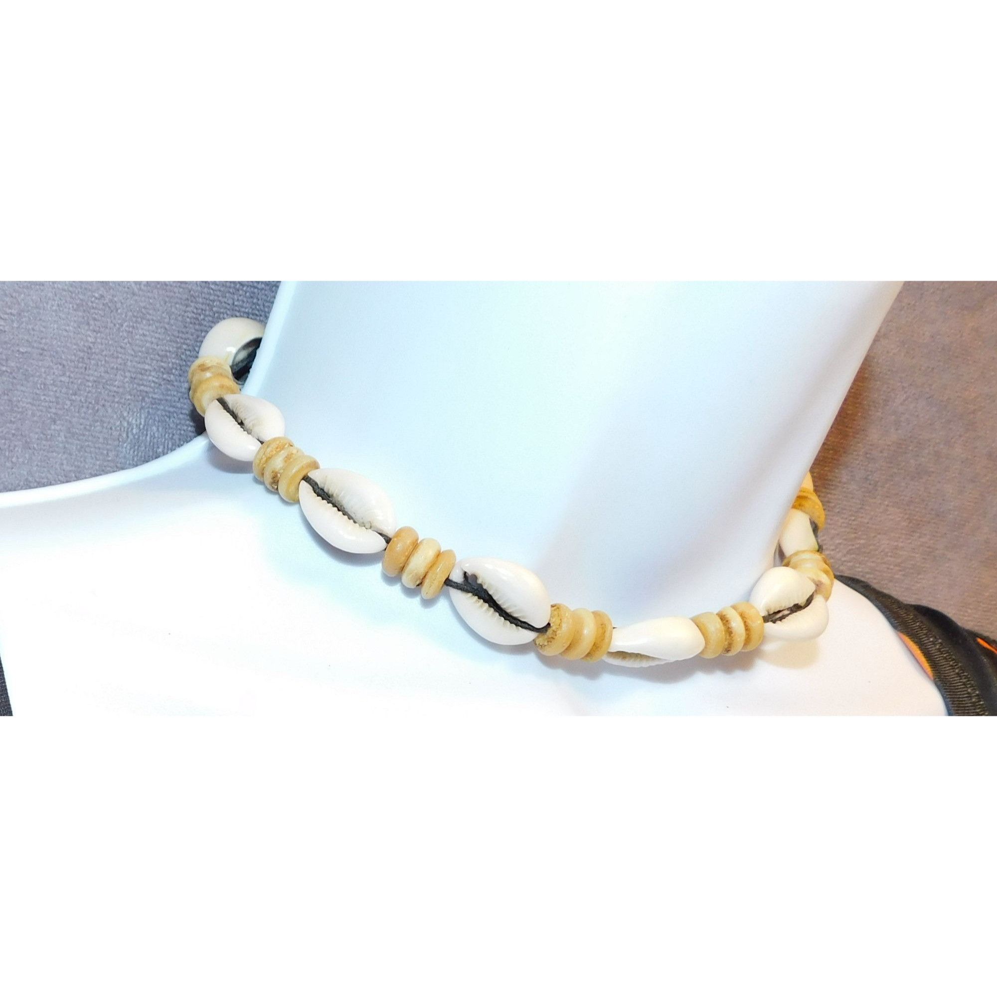 Other Vintage Beachy Sliced Cowrie Shell Tie On Necklace Size ONE SIZE - 3 Thumbnail