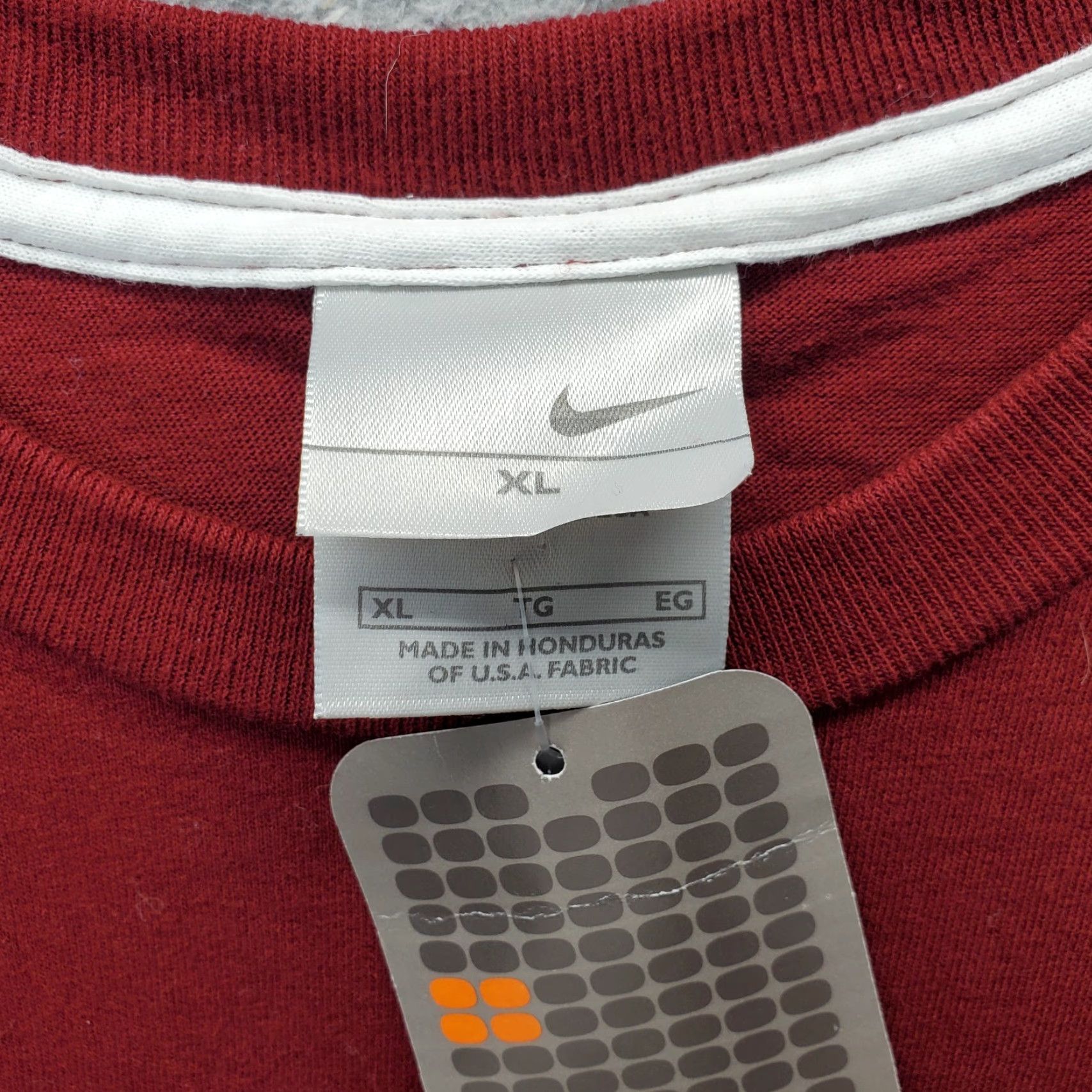 Nike Nike Mens XL Red Regular Fit Short Sleeve Shirt Embroidered Logo Pullover Tee Size US XL / EU 56 / 4 - 5 Thumbnail