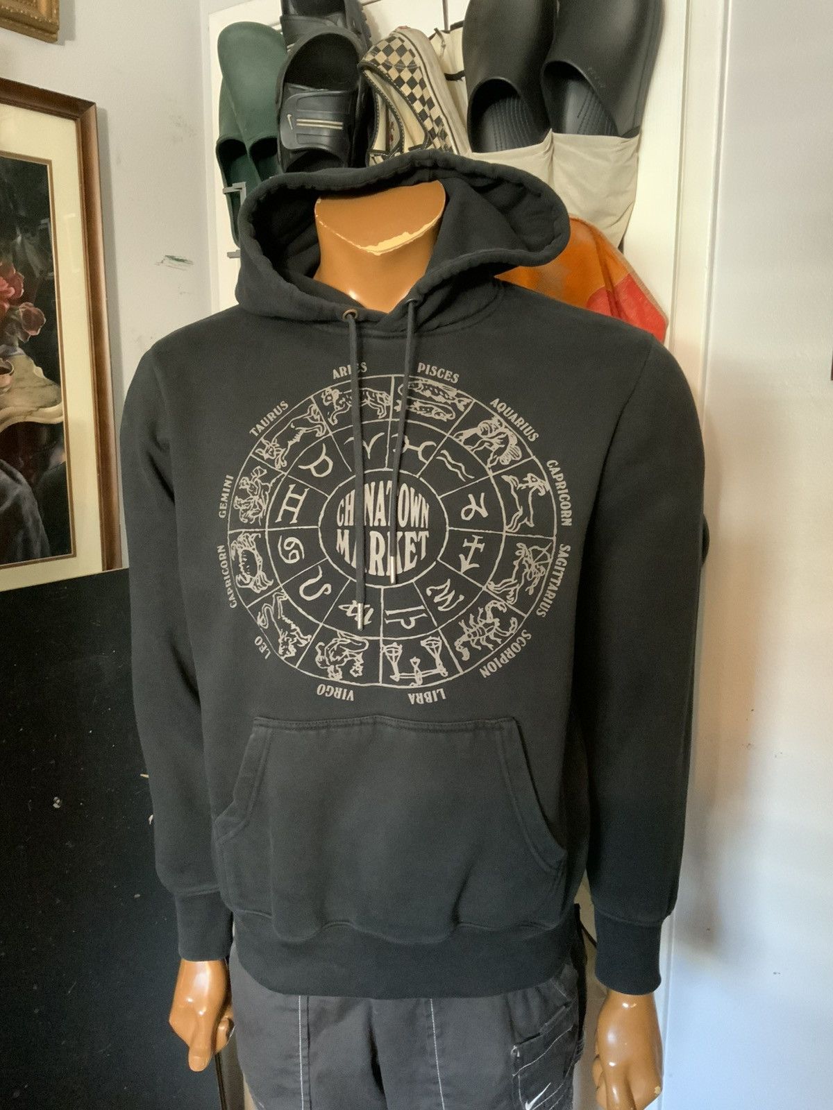 Market Chinatown Market Zodiac Sign Black Pullover Fleece Hoodie Size US S / EU 44-46 / 1 - 7 Thumbnail