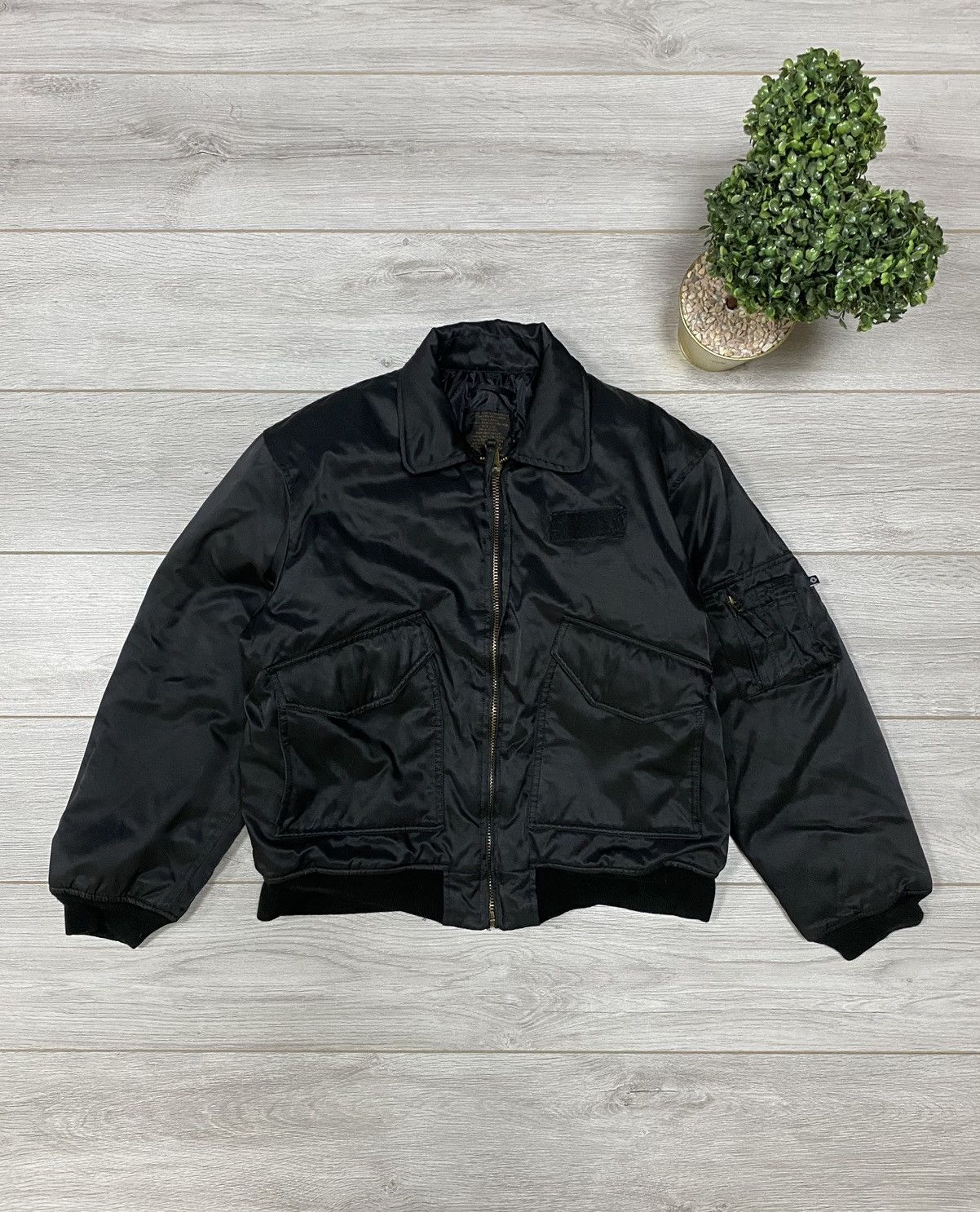 Vintage Bomber Flying man vintage zip nylon jacket Size US L / EU 52-54 / 3 - 1 Thumbnail