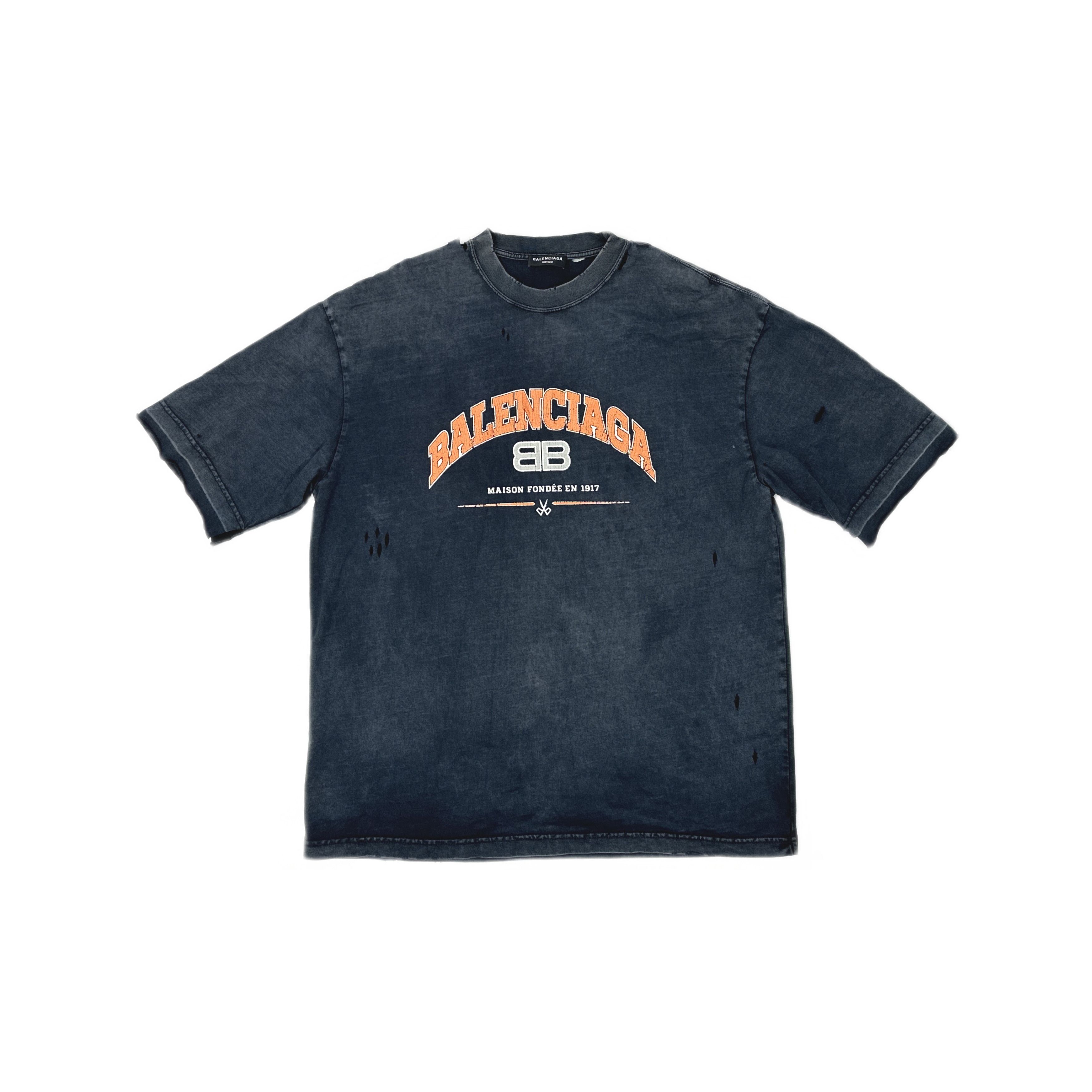 Balenciaga Balenciaga BB Logo Distressed T-Shirt Size L Size US L / EU 52-54 / 3 - 1 Thumbnail