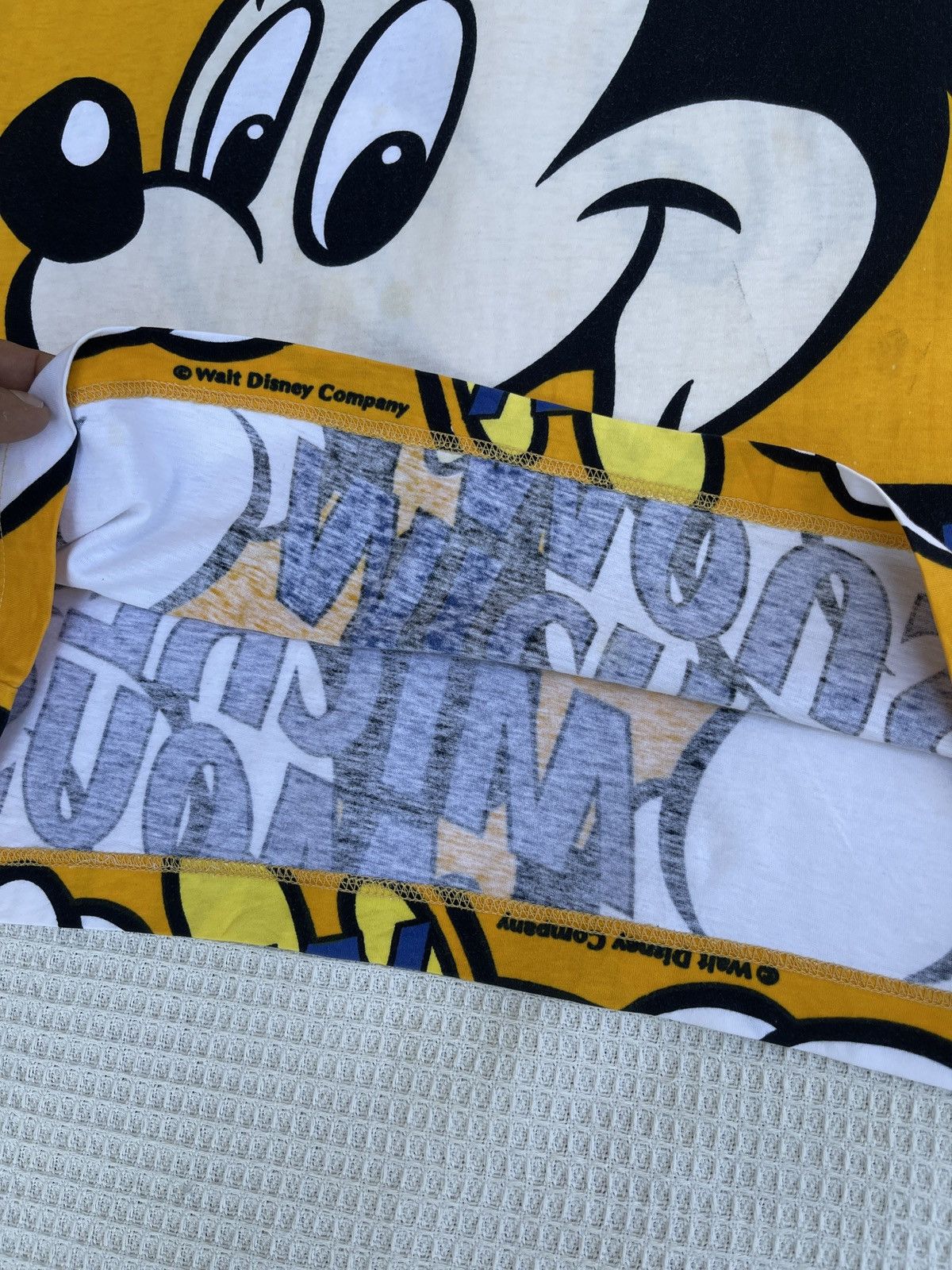 Mickey Mouse Rare🔥Vintage90s Mickey Mouse Gremlins Overprint T shirt Size US L / EU 52-54 / 3 - 5 Thumbnail
