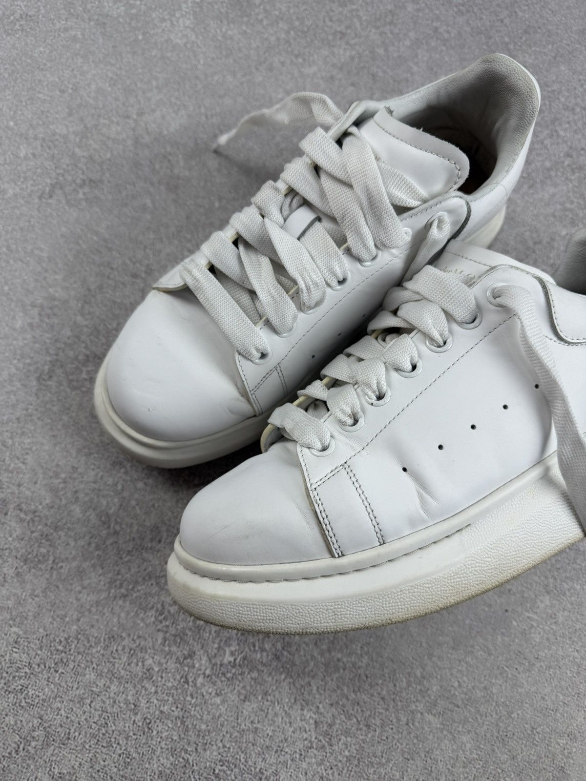 Alexander McQueen Alexander McQueen White Leather Sneakers Size 42 Size US 9 / EU 42 - 3 Thumbnail
