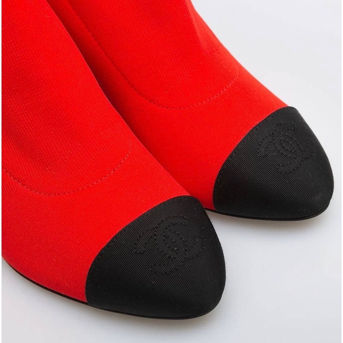 Chanel NWOB Chanel 2019 Red & Black Knit Sock Booties, Size 41 Size US 10 / IT 40 - 4 Thumbnail