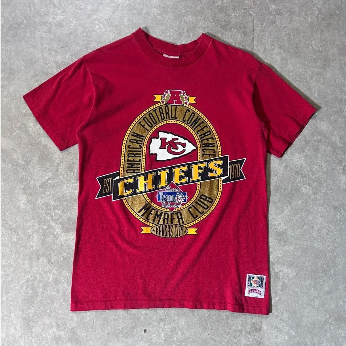 Nutmeg 90's Vintage Kansas City Chiefs Nutmeg Red T-Shirt -M Size US M / EU 48-50 / 2 - 1 Thumbnail