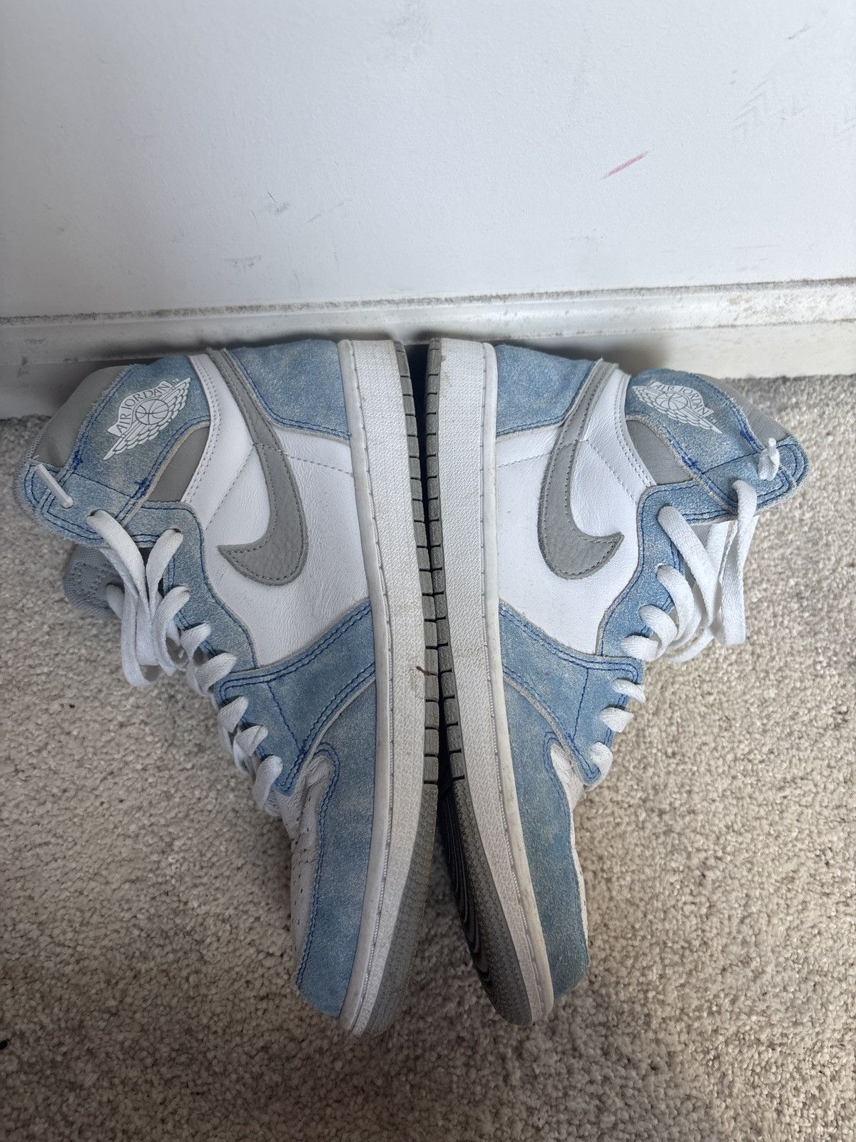 Jordan Brand Jordan 1 Hyper Royal Smoke Grey Size US 9 / EU 42 - 1 Thumbnail