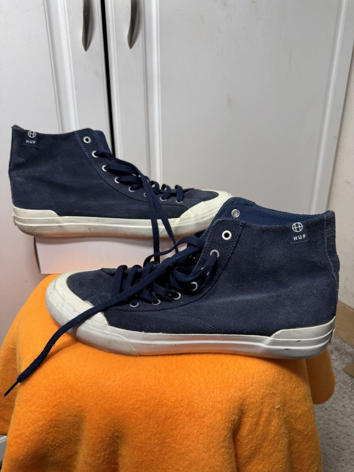 Huf High top suede huf sneakers Size US 10 / EU 43 - 2 Thumbnail