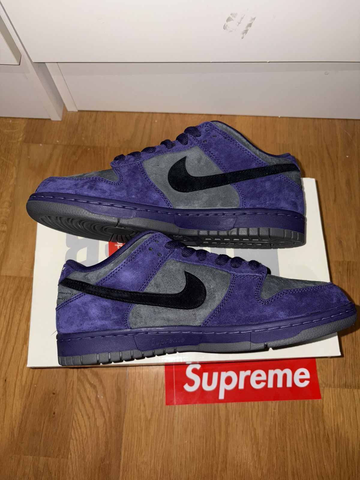 Nike × Supreme Supreme Dunk low EU colorway Size US 8 / EU 41 - 3 Thumbnail