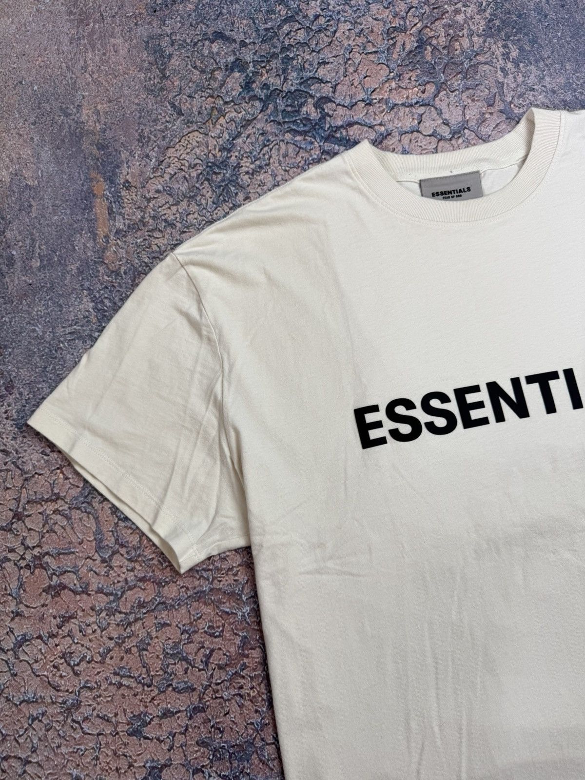 Other Fear of Gods Essentials T-Shirt Beige Short Sleeve Tee Crew Size US L / EU 52-54 / 3 - 3 Thumbnail