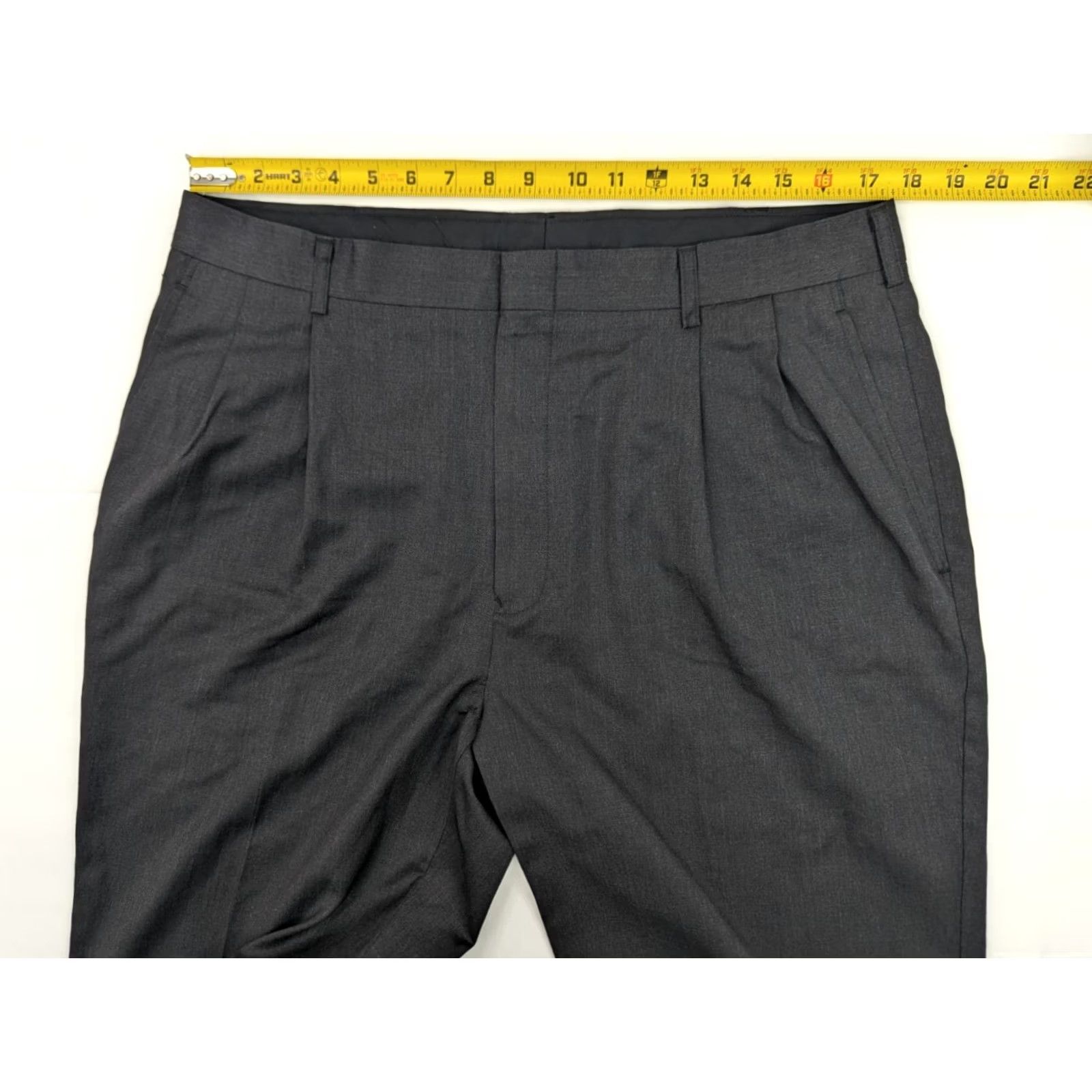 Jos. A. Bank Jos. A. Bank Traveler's 100% Wool Pleated Dress Pants Men 36x30 Gray Size US 36 / EU 52 - 7 Thumbnail