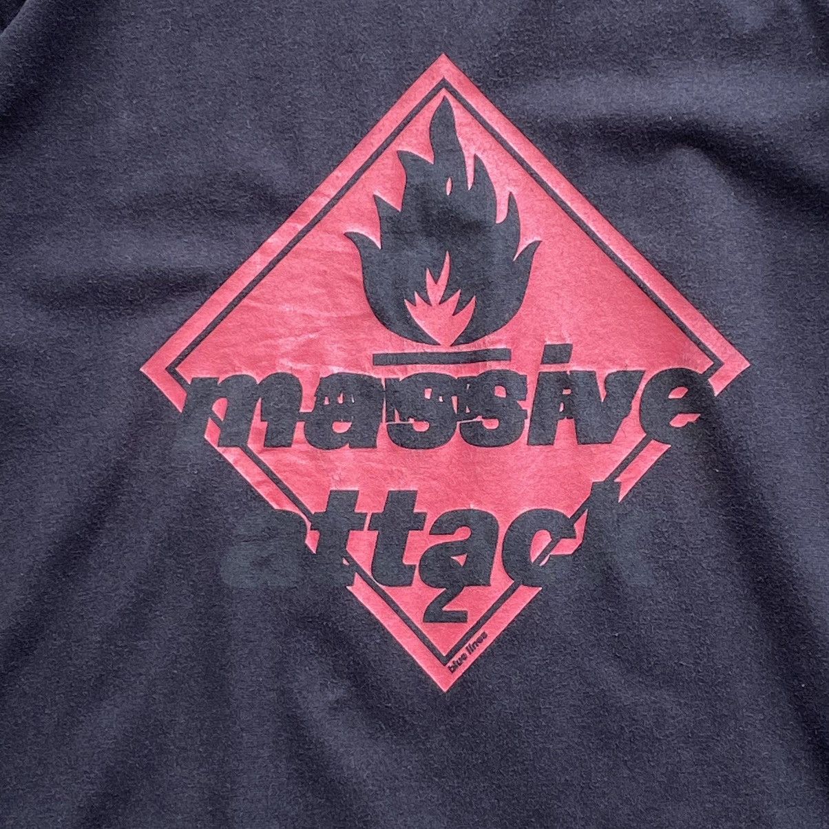 Band Tees Vintage Massive Attack Blue Lines Tee Size US S / EU 44-46 / 1 - 3 Thumbnail