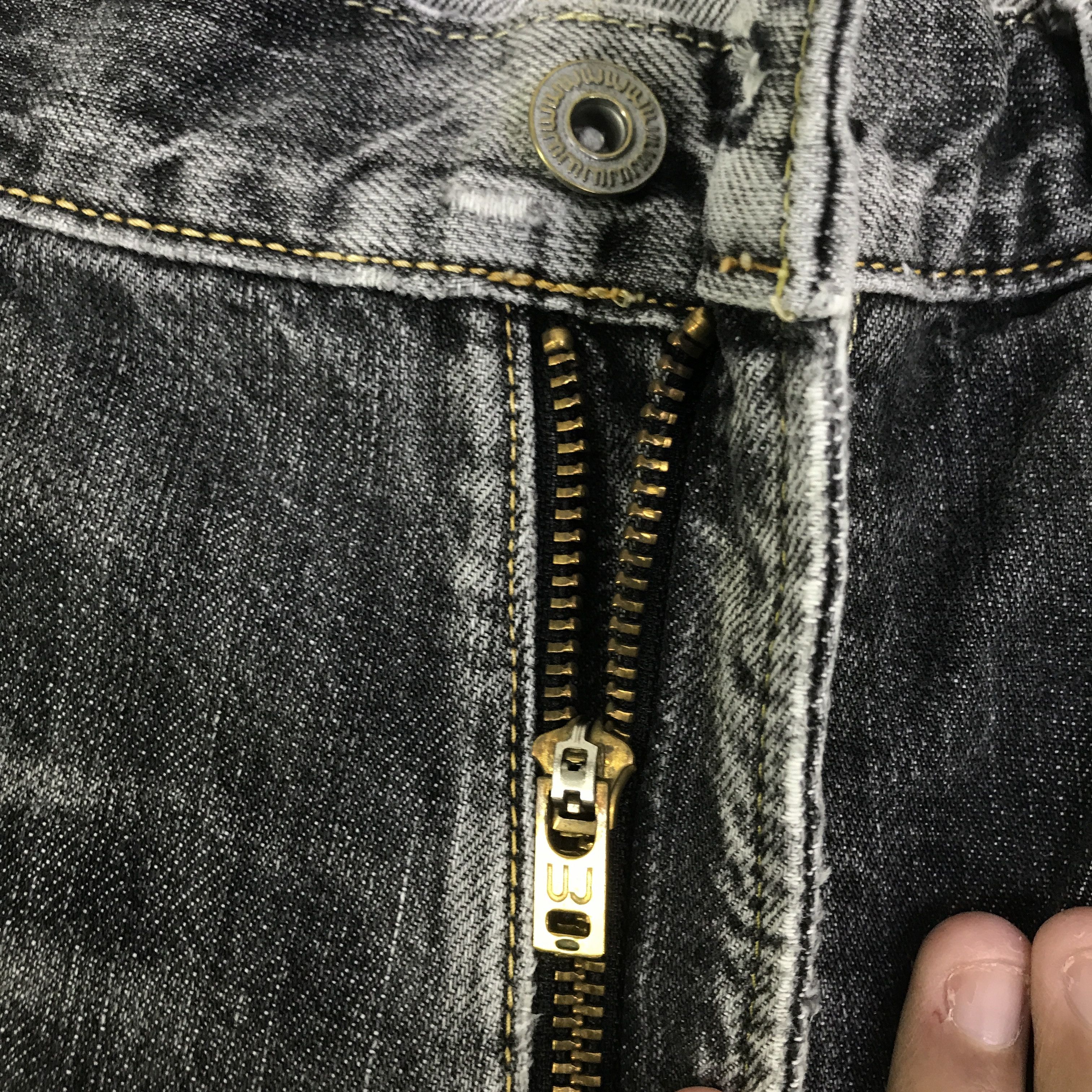 Japanese Brand Black Faded Denim japan Uniqlo jeans pants K130B23 Size US 33 - 14 Thumbnail