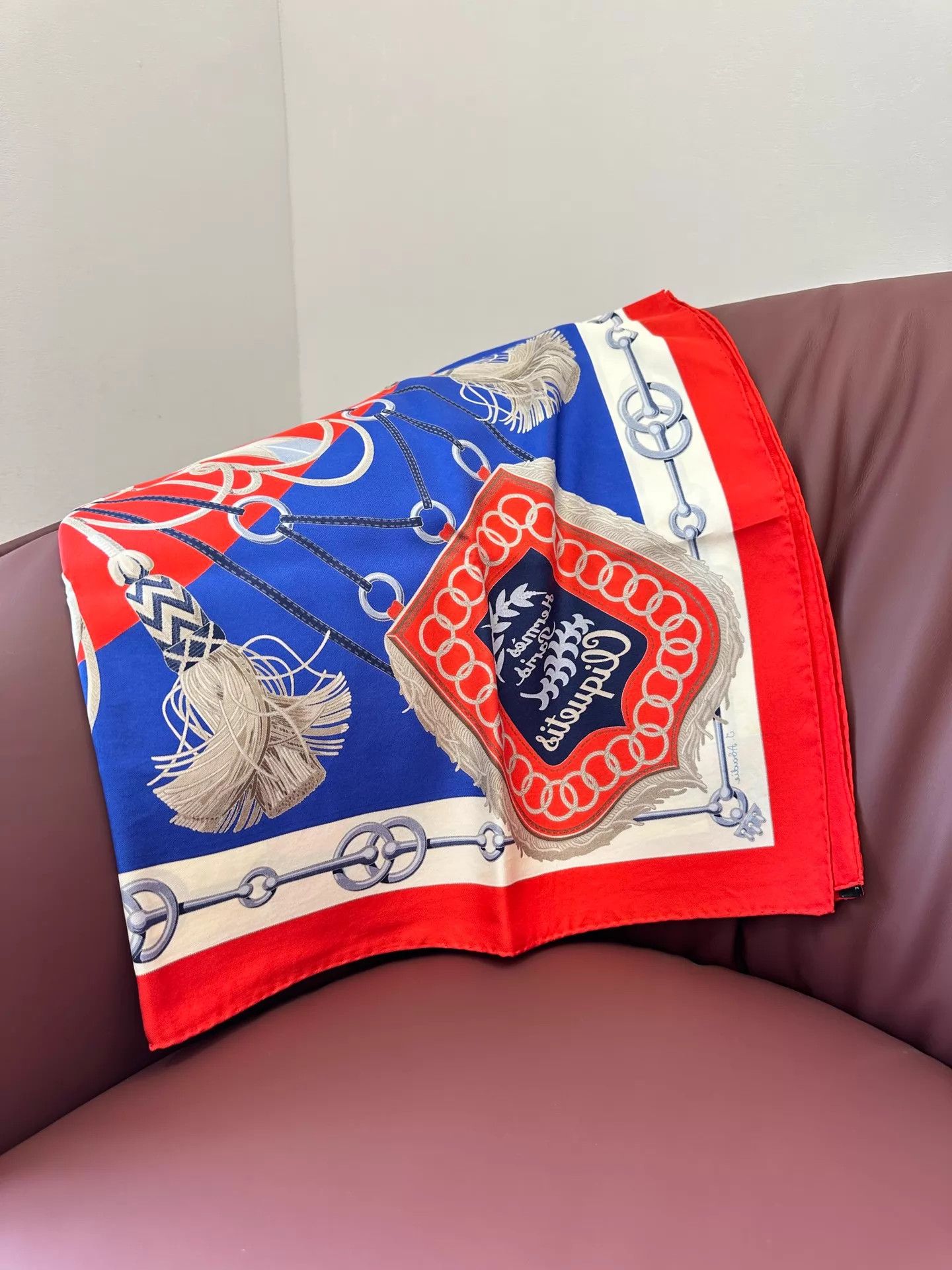 Hermes Hermès 90x90 Scarf Unused Boxed AH032 Size ONE SIZE - 2 Thumbnail