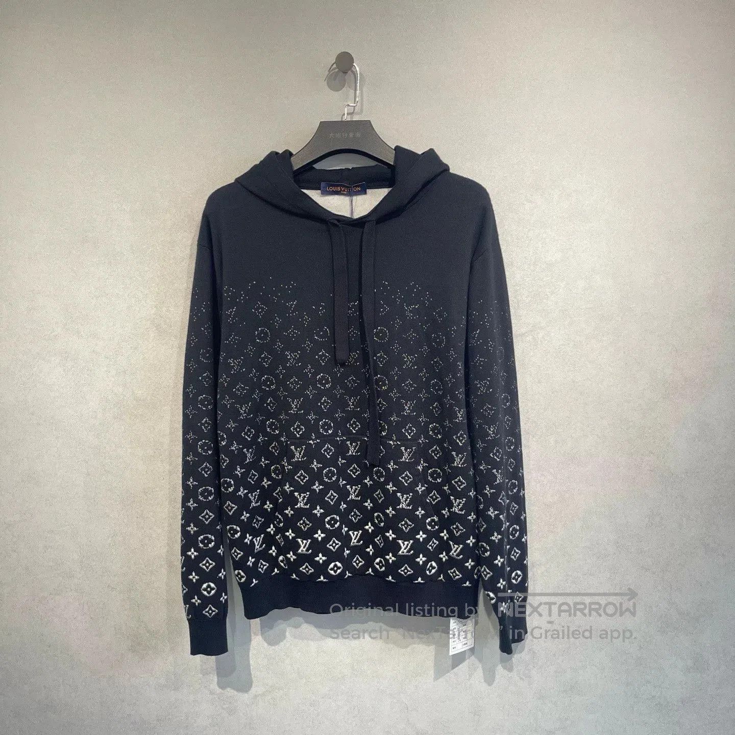 Louis Vuitton LV Gradient Logo Print Hoodie XL. Size US XL / EU 56 / 4 - 1 Thumbnail