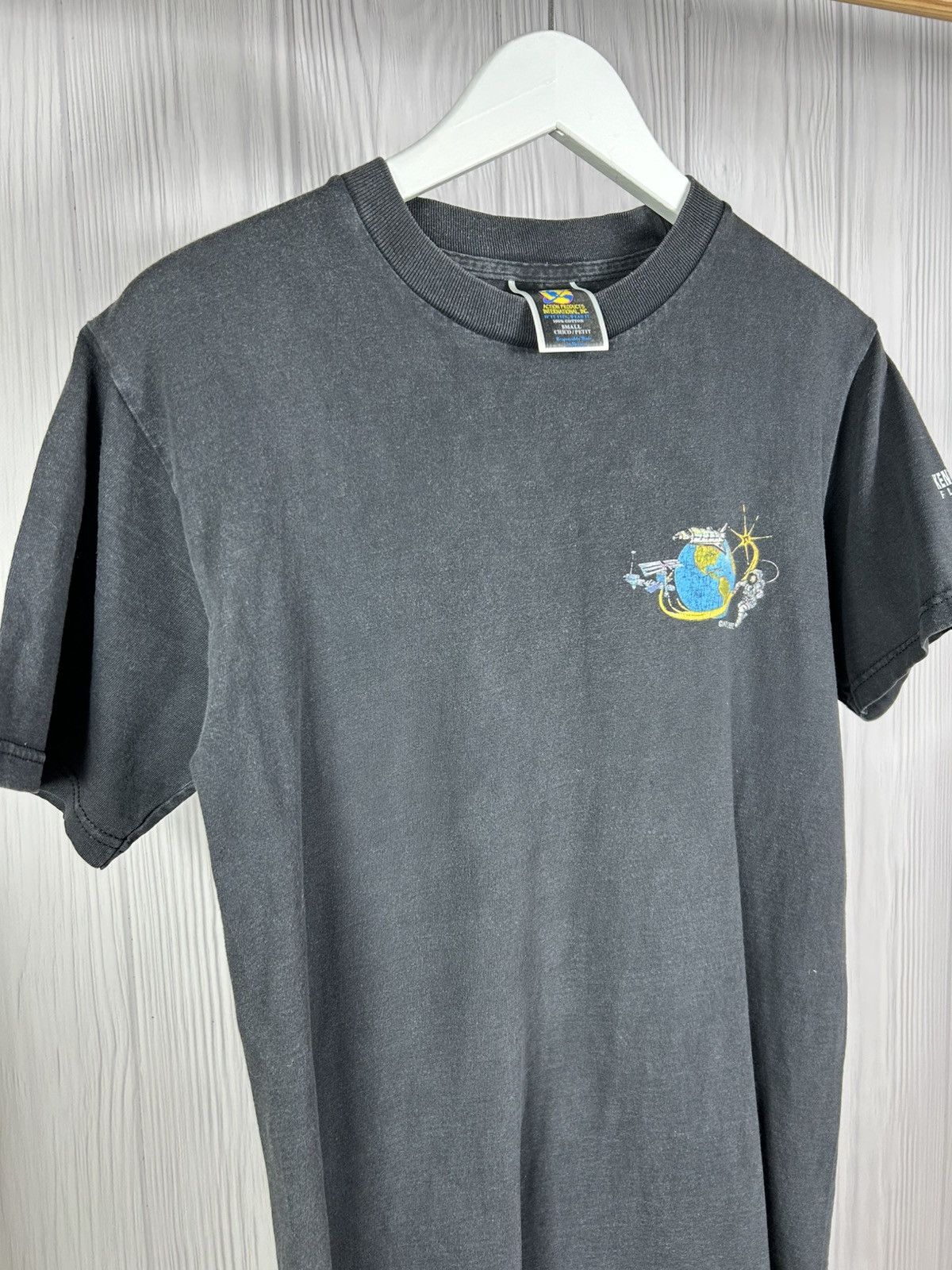 Vintage VTG 1997 Kennedy Space Center Moon Landing USA Flag T-Shirt Size US S / EU 44-46 / 1 - 3 Thumbnail