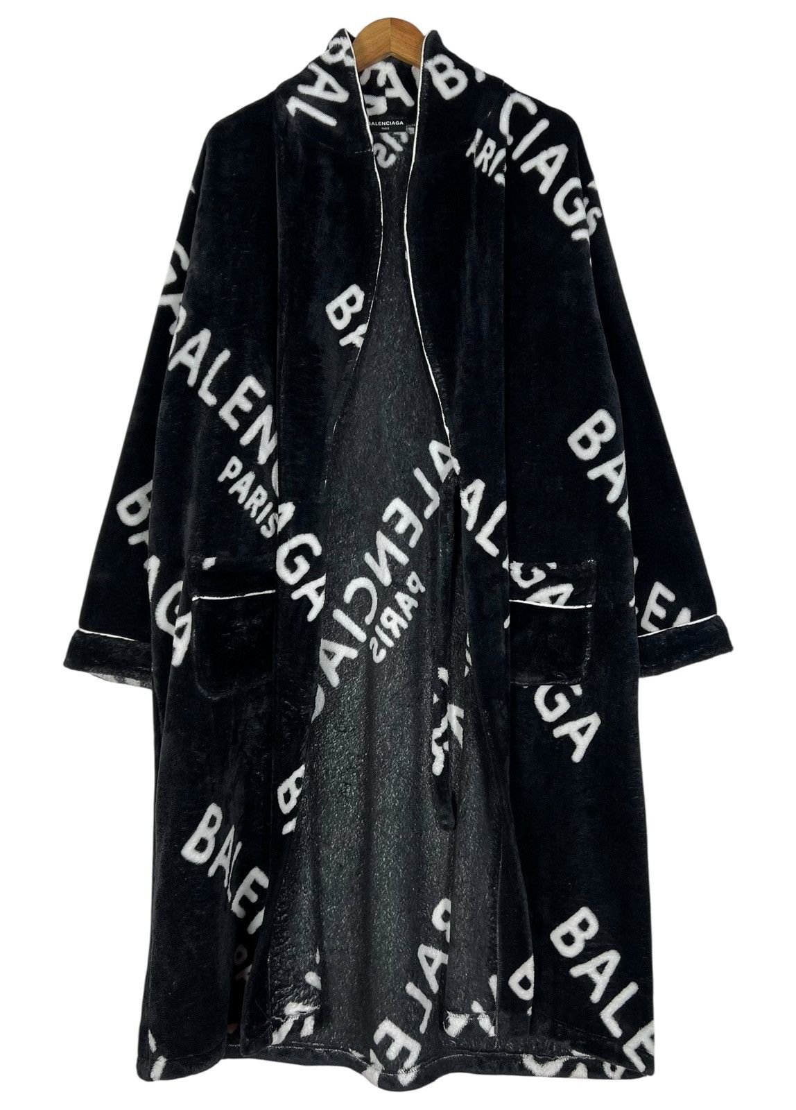 Balenciaga Balenciaga Oversized Logo Faux Fur Sherpa Coat Size US L / EU 52-54 / 3 - 3 Thumbnail