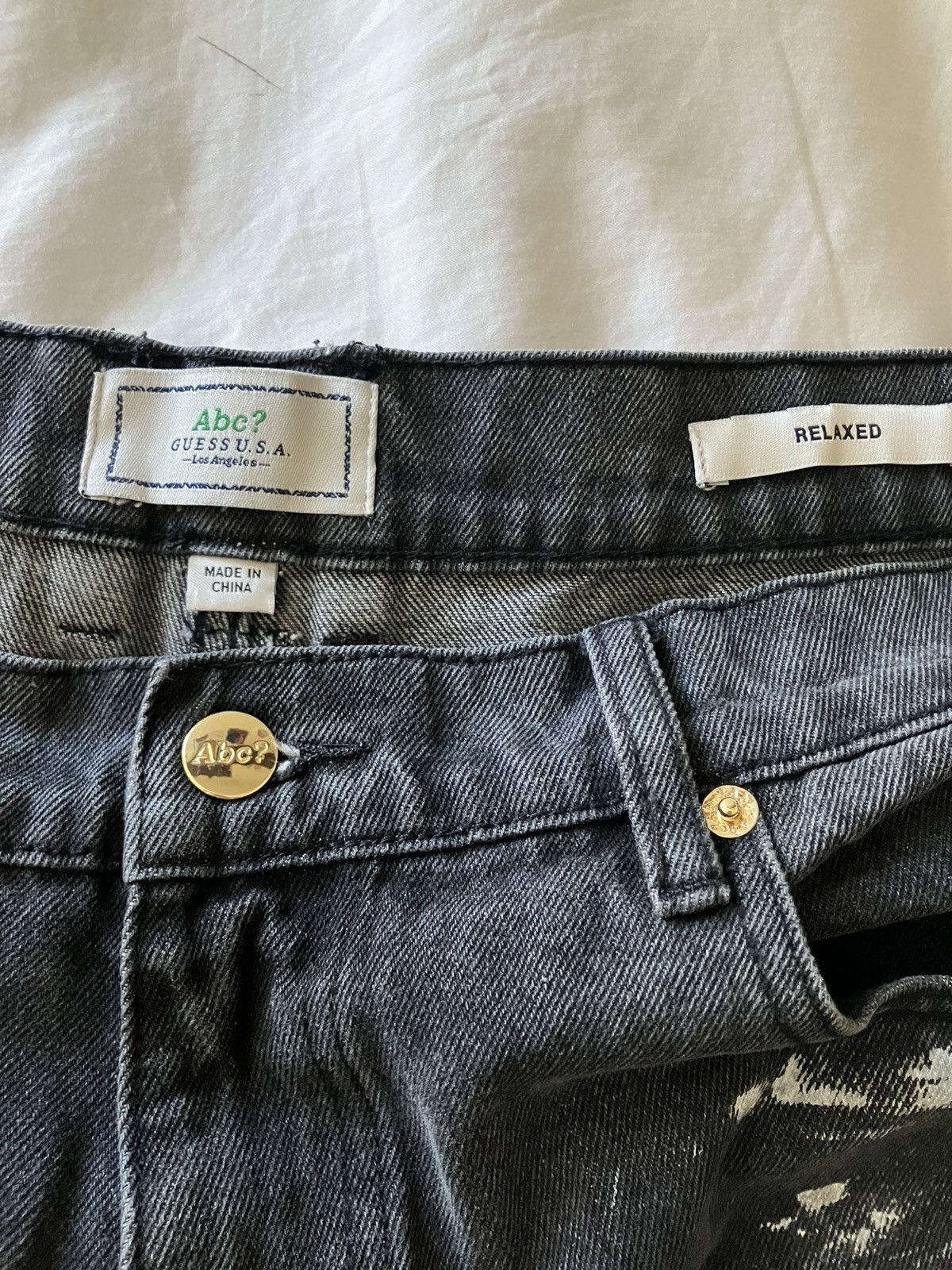 Advisory Board Crystals × Guess Paint Splatter grey wash denim Size US 33 - 5 Thumbnail