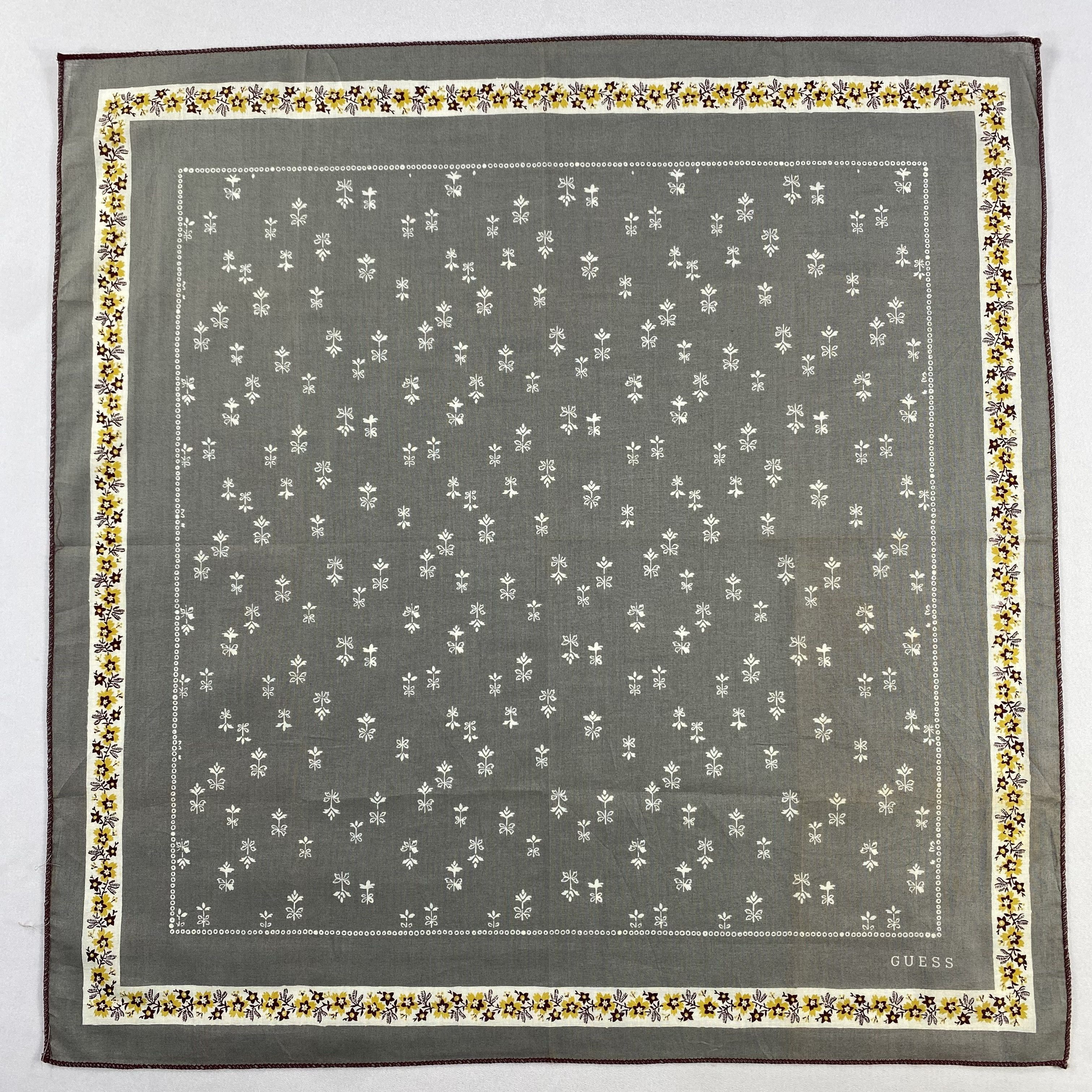 Guess × Vintage Guees Bandana/ Handkerchief / Neckerchief-P512 Size ONE SIZE - 1 Thumbnail